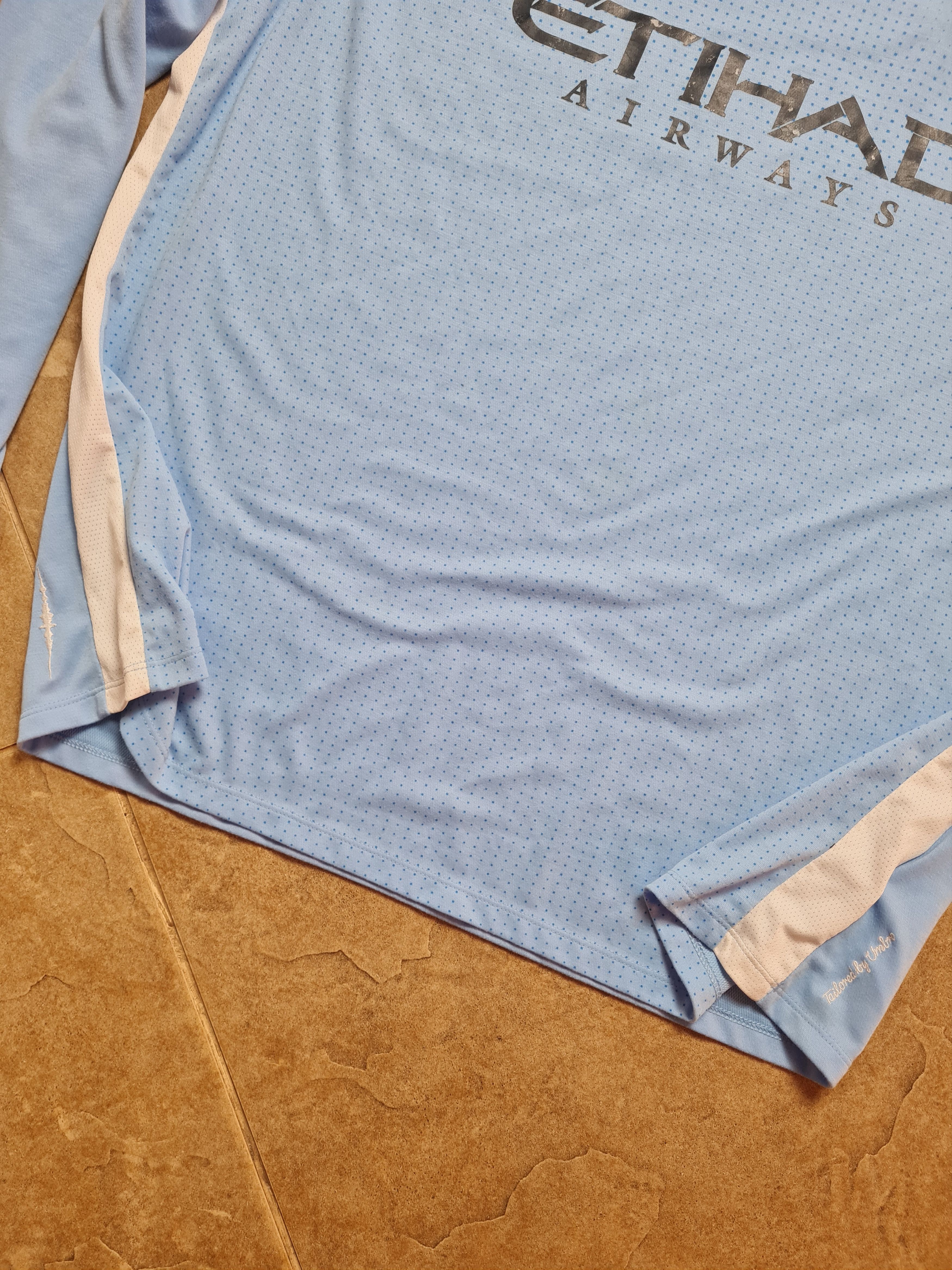 Umbro Manchester City 2011-012 Football Shirt Umbro Long Sleeve Size US XXL / EU 58 / 5 - 2 Thumbnail