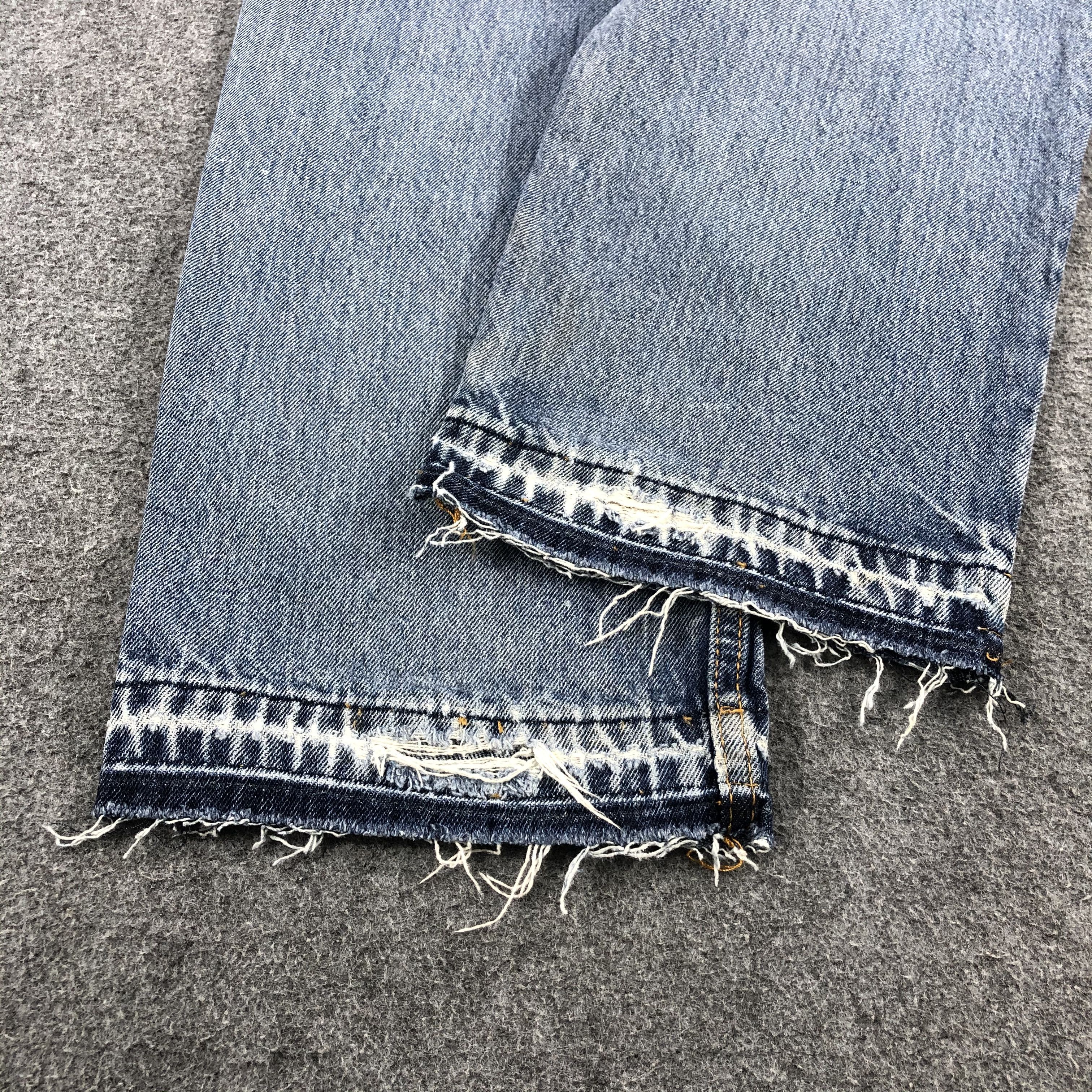 Levi's Vintage Levis 550 Jeans Faded Blue Distressed Denim KJ419 Size US 34 / EU 50 - 6 Thumbnail