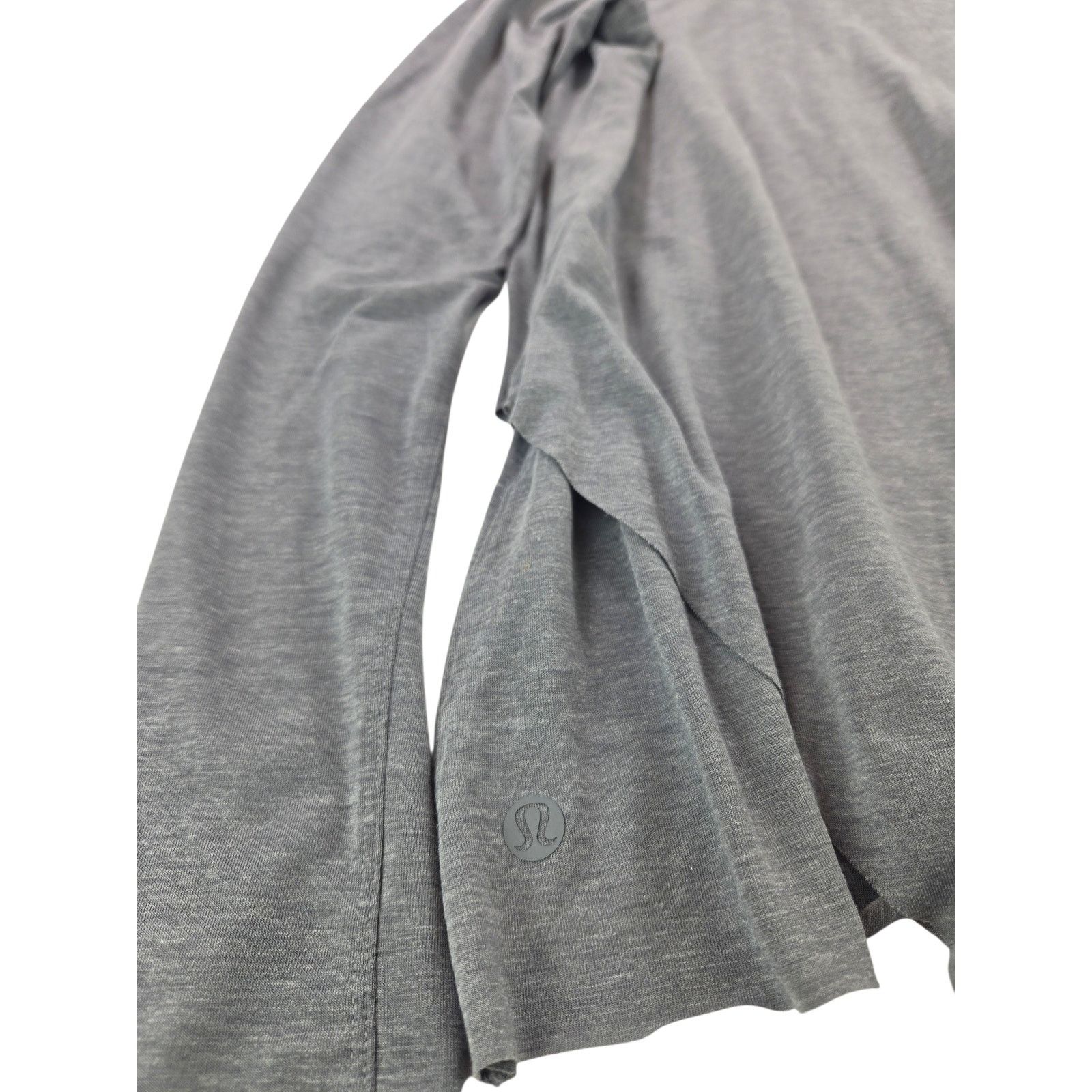Lululemon Lululemon | Grey Assymetrical Hem Long Sleeve Shirt | Size 4 Size S / US 4 / IT 40 - 5 Thumbnail