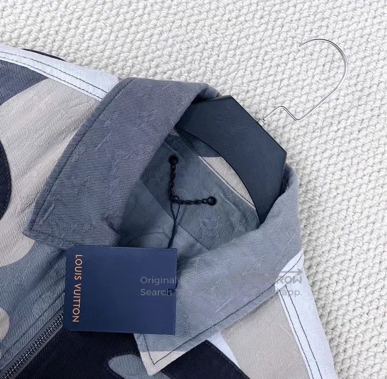 Louis Vuitton Louis Vuitton Denim Jacket with Dark Print and Full Geomet Size US M / EU 48-50 / 2 - 3 Thumbnail