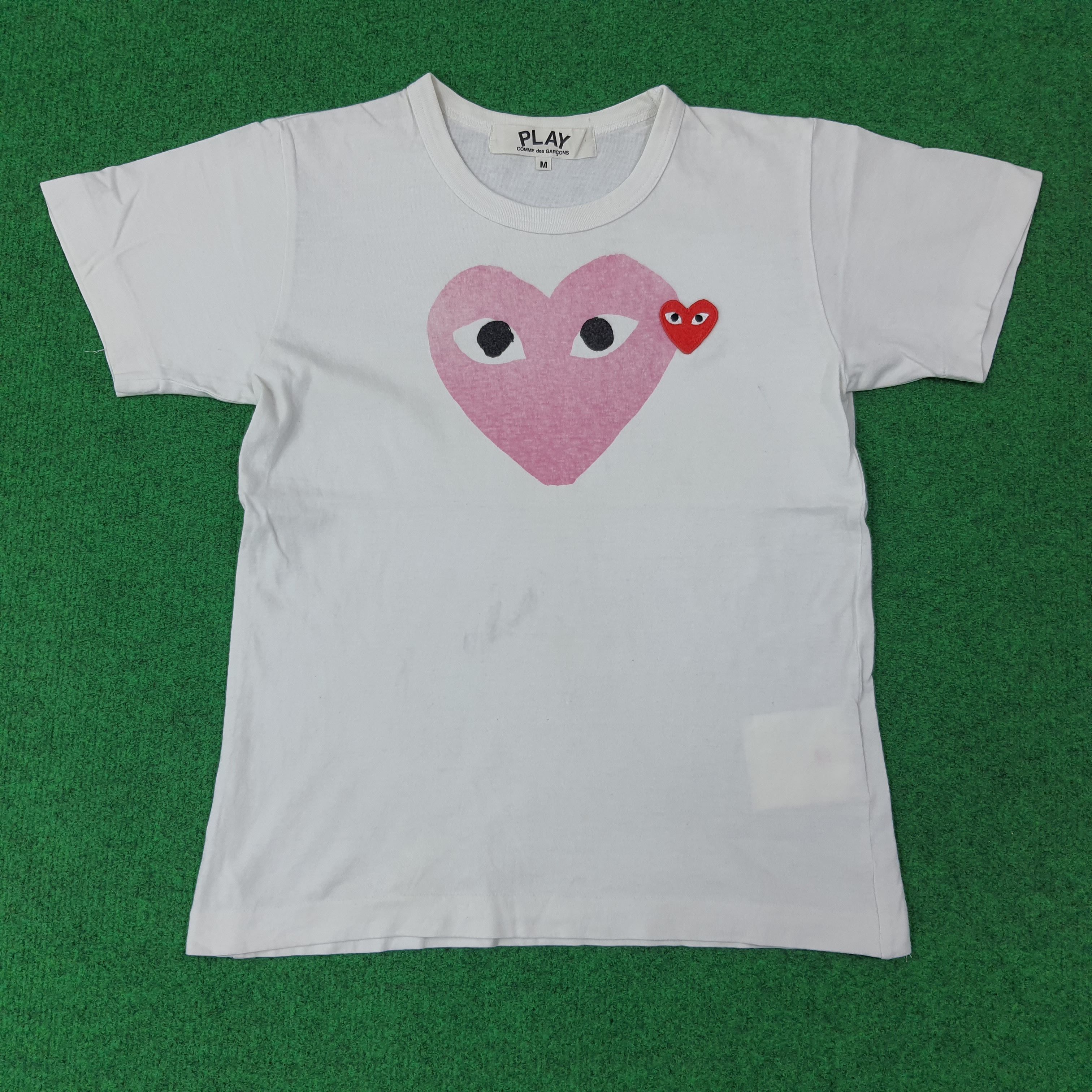 Comme des Garcons PLAY Vintage Comme Des Garcons PLAY Heart Logo Tshirt C267N33 Size XS / US 0-2 / IT 36-38 - 1 Thumbnail
