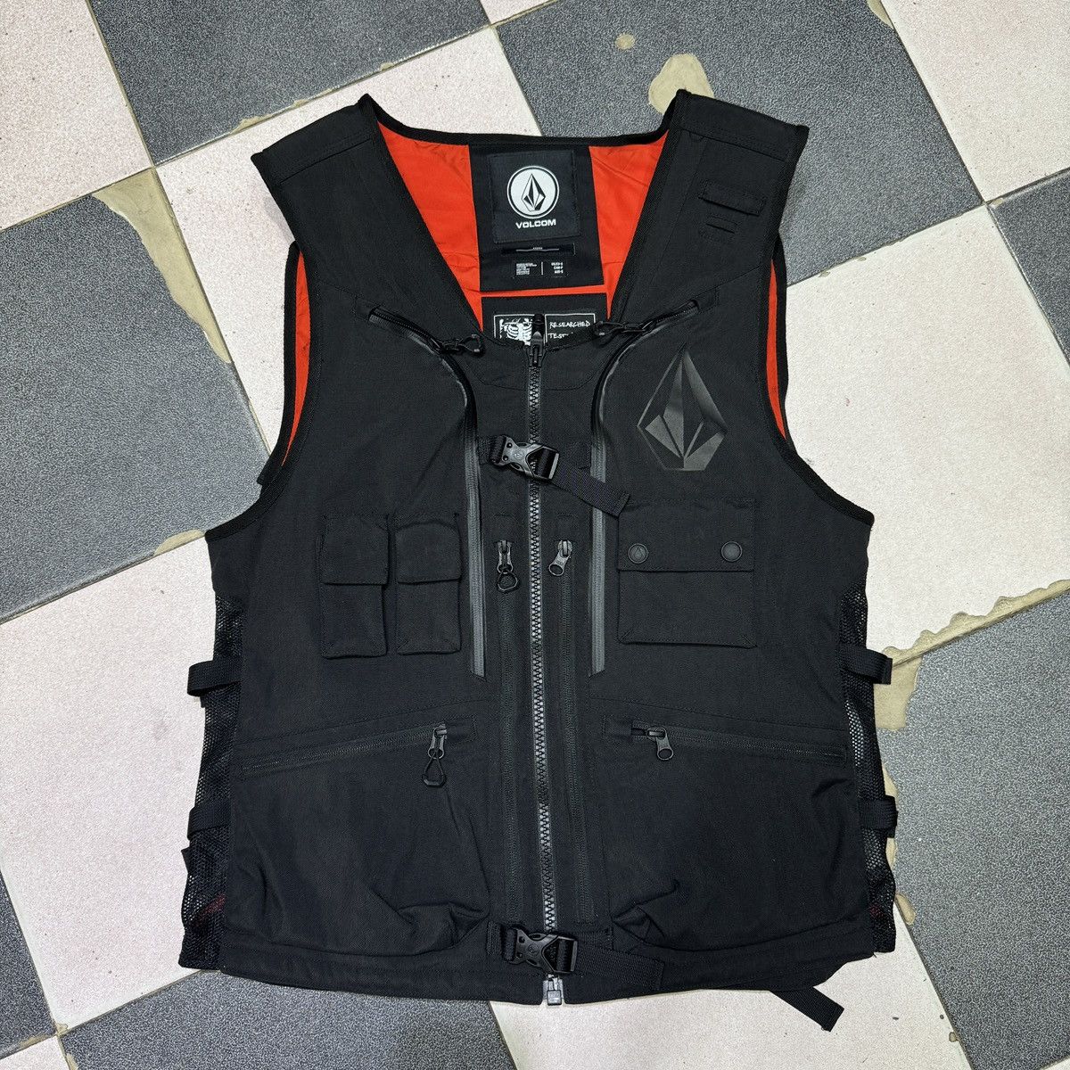 Volcom IGUCHI SLACK VEST - BLACK Size US S / EU 44-46 / 1 - 1 Thumbnail