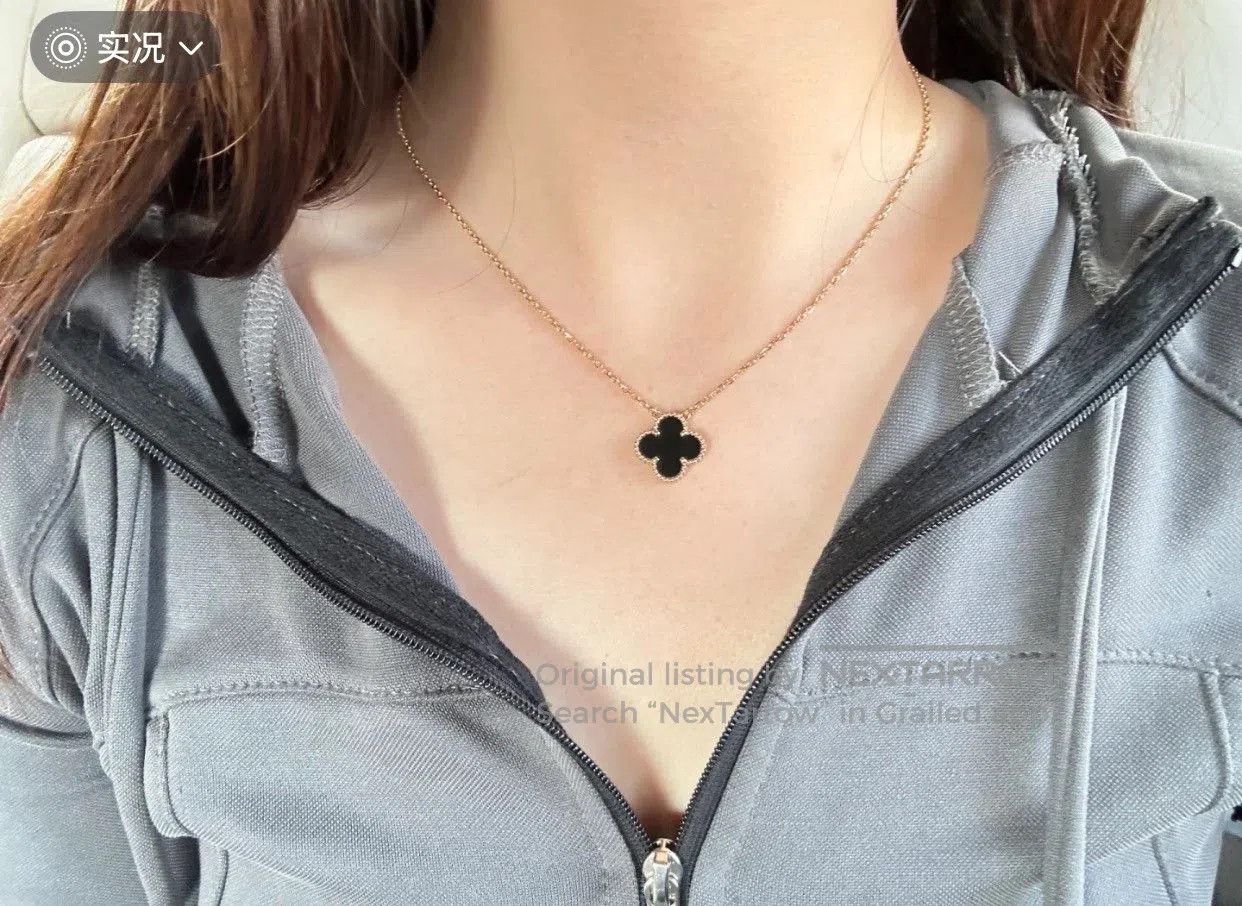 Van Cleef & Arpels Van Cleef Arpels Black Flower Medium Necklace. Size ONE SIZE - 2 Thumbnail