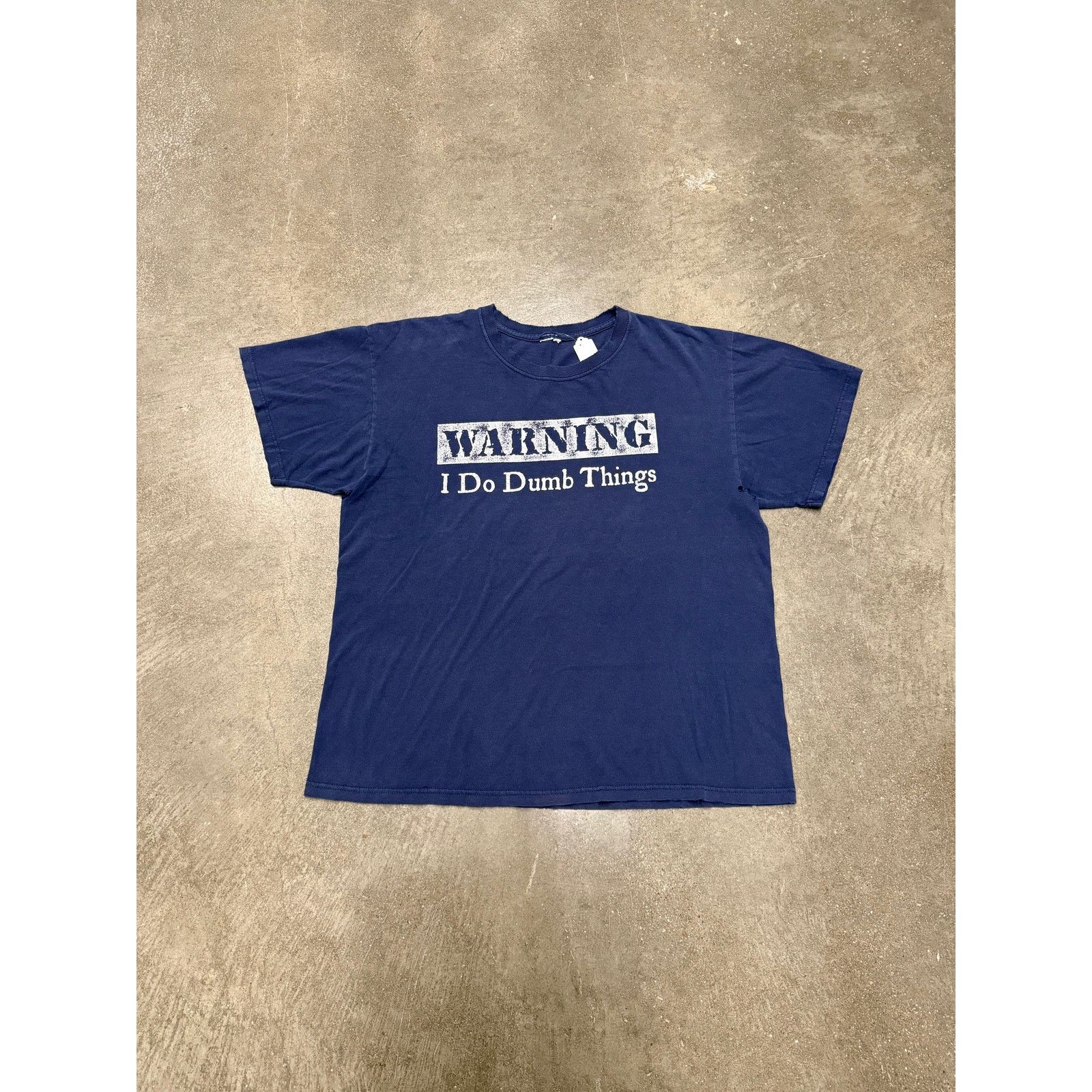 Vintage Vintage Y2k "I Do Dumb Things" Distressed T-Shirt Size US L / EU 52-54 / 3 - 1 Thumbnail