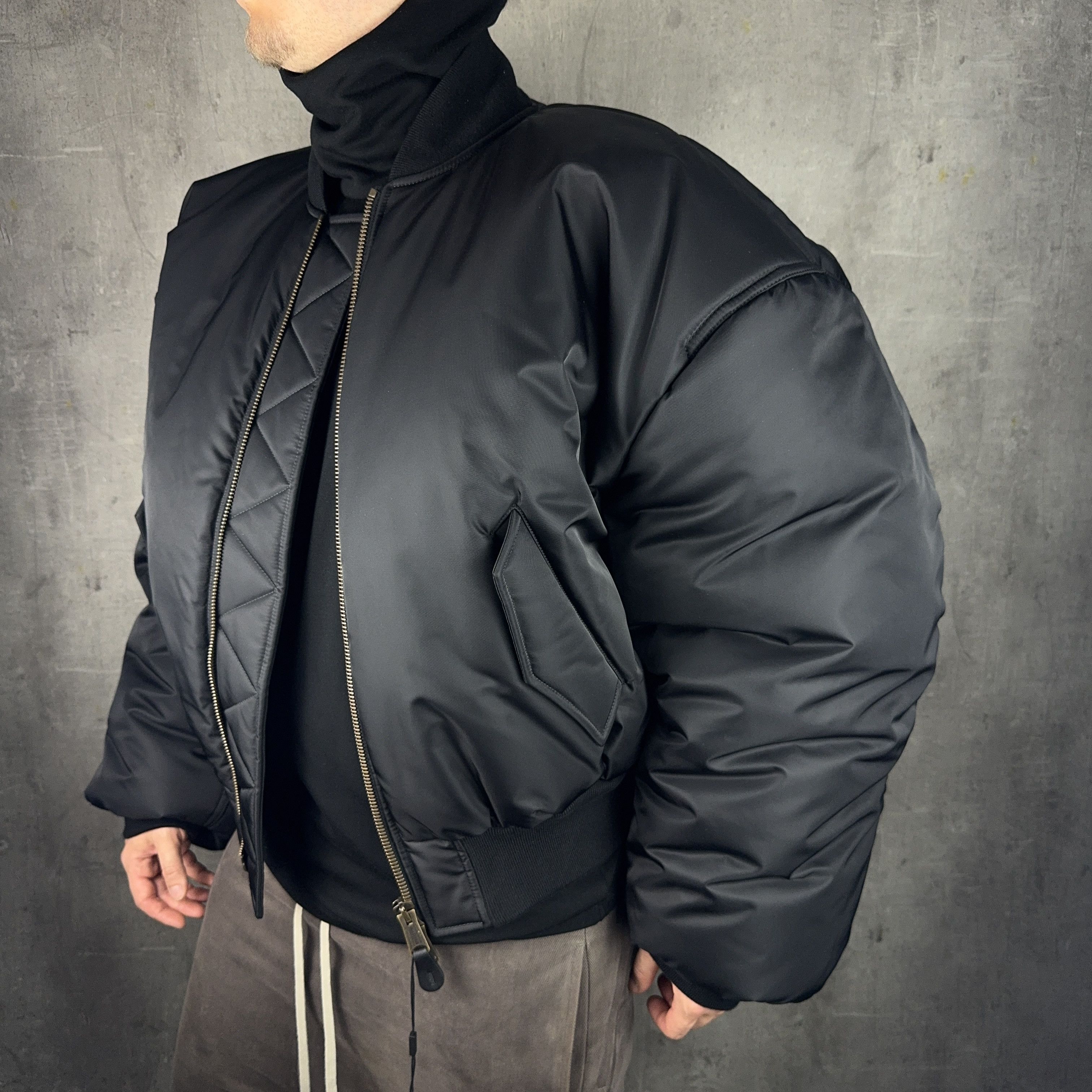 Balenciaga BALENCIAGA SS23 Runway Mud Show Padded Nylon Steroid Bomber Size US S / EU 44-46 / 1 - 5 Thumbnail