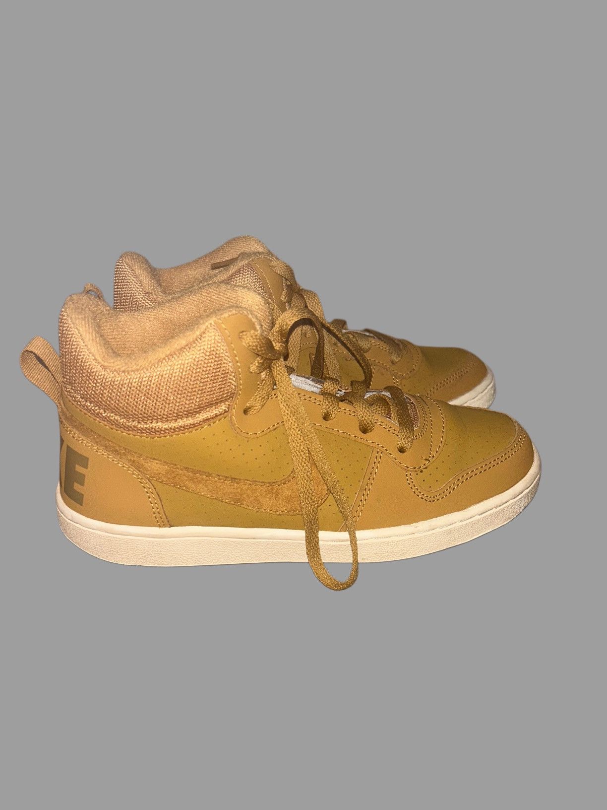Nike Nike Court Borough Mid Size US 5 / EU 37 - 1 Thumbnail