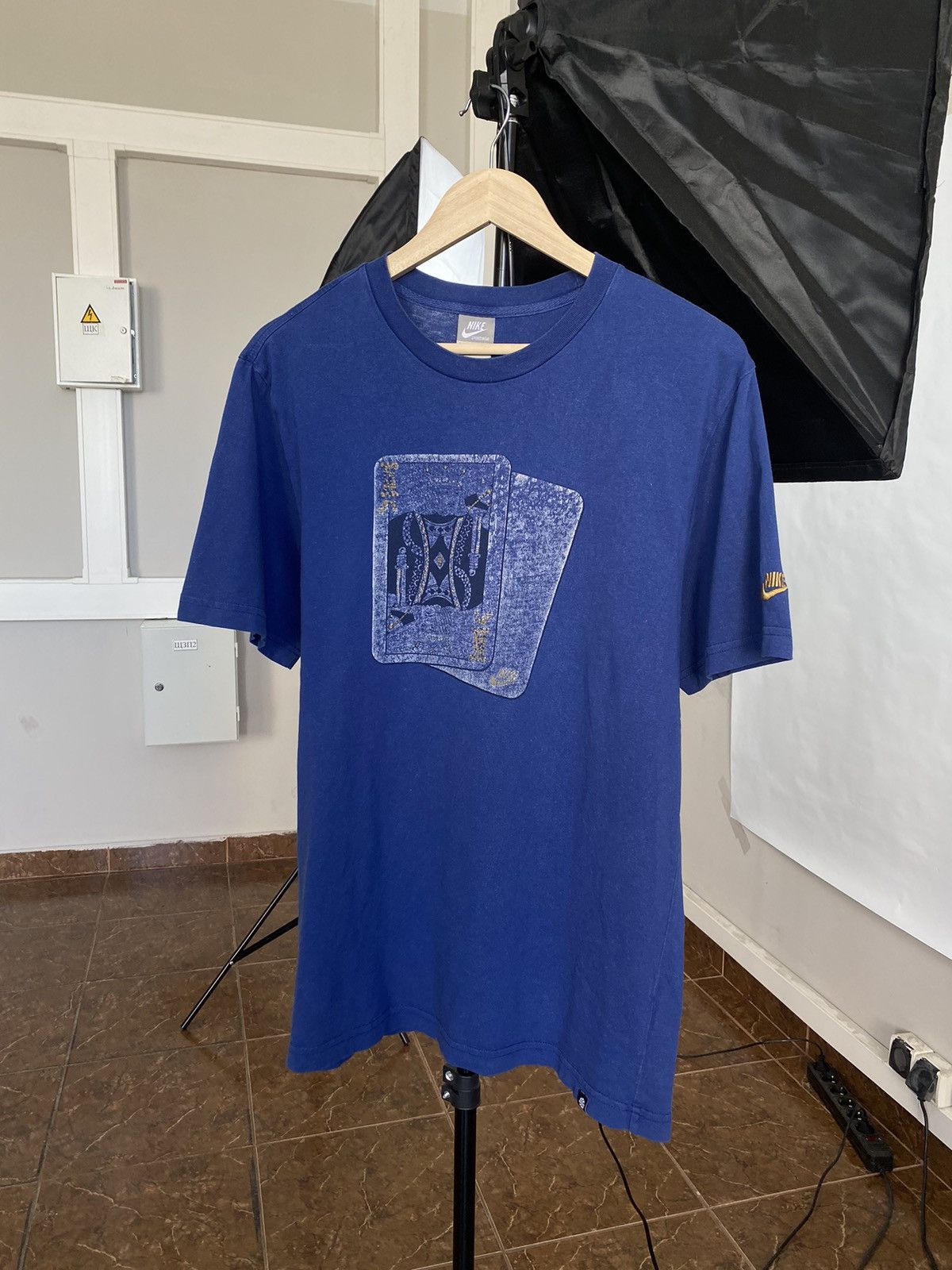 Nike 🇺🇸🃏 Vintage 90s Nike Cards King Retro T-Shirt Hype Rare Size US L / EU 52-54 / 3 - 1 Thumbnail