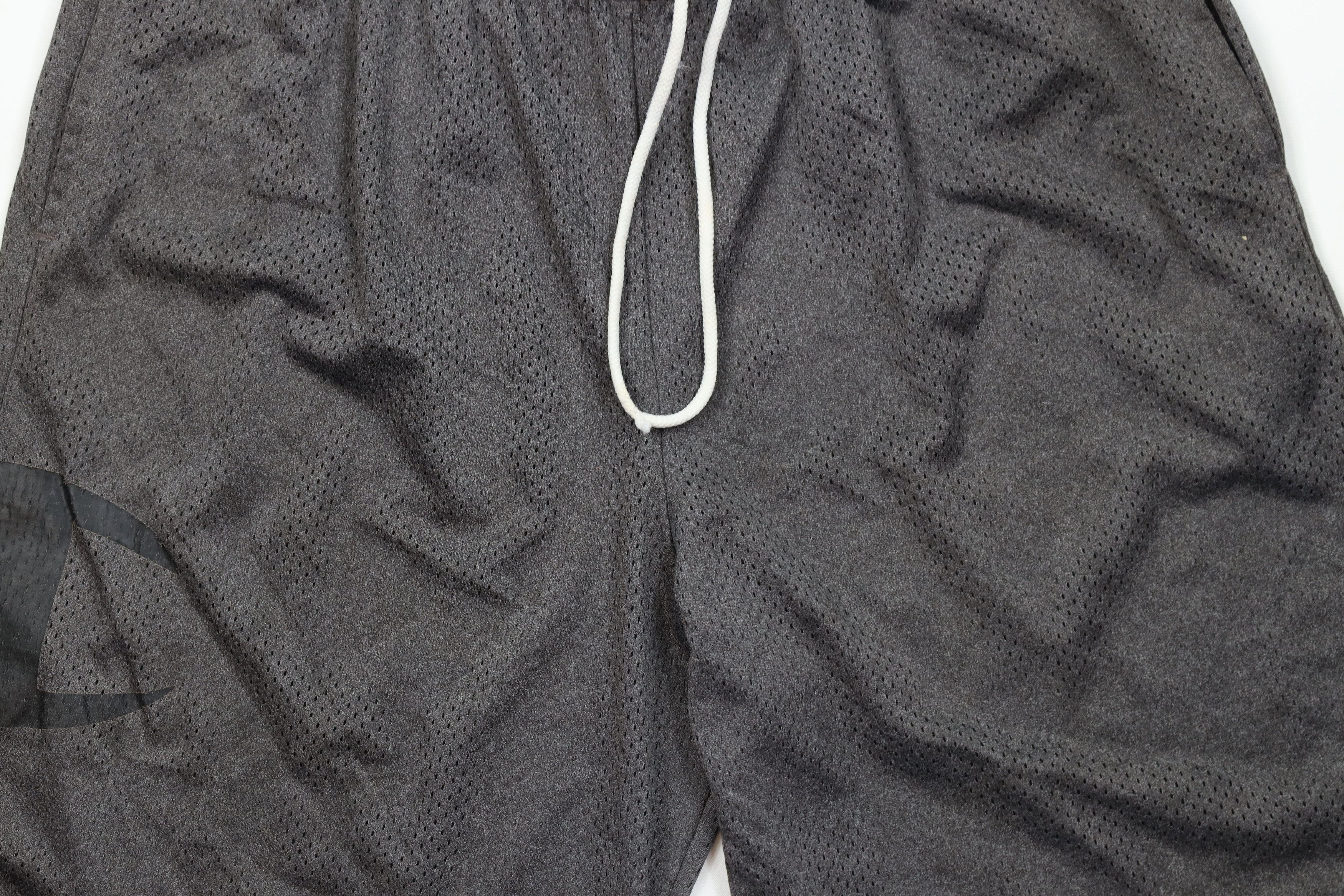 Champion Vintage Champion Big Logo Mesh Basketball Shorts Gray Size US 34 / EU 50 - 3 Thumbnail