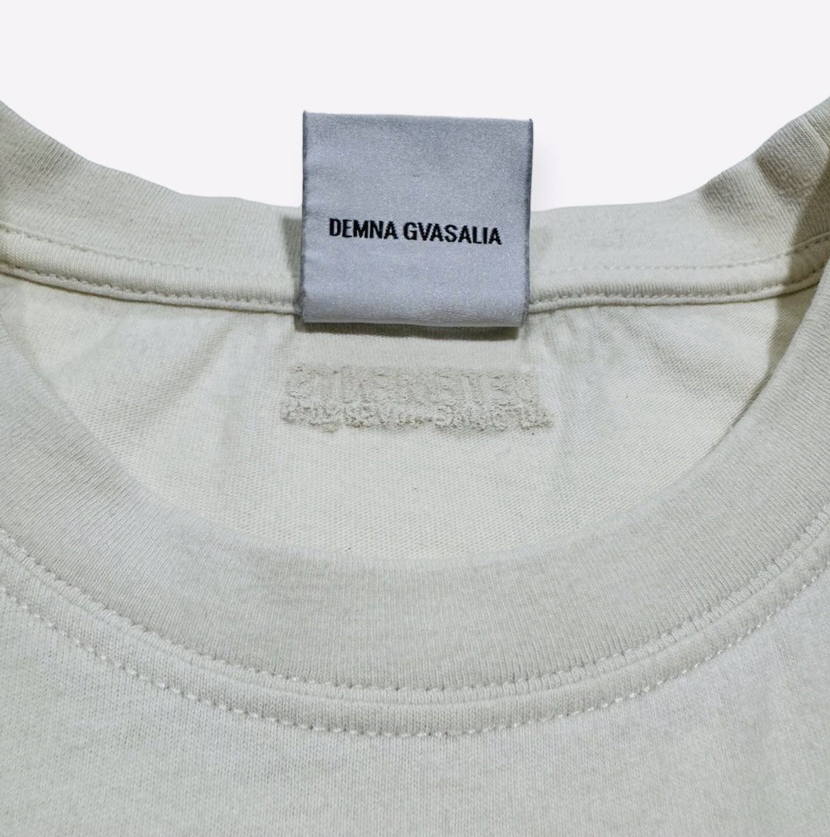 Vetements 19AW Sunday T-Shirt Size US S / EU 44-46 / 1 - 6 Thumbnail
