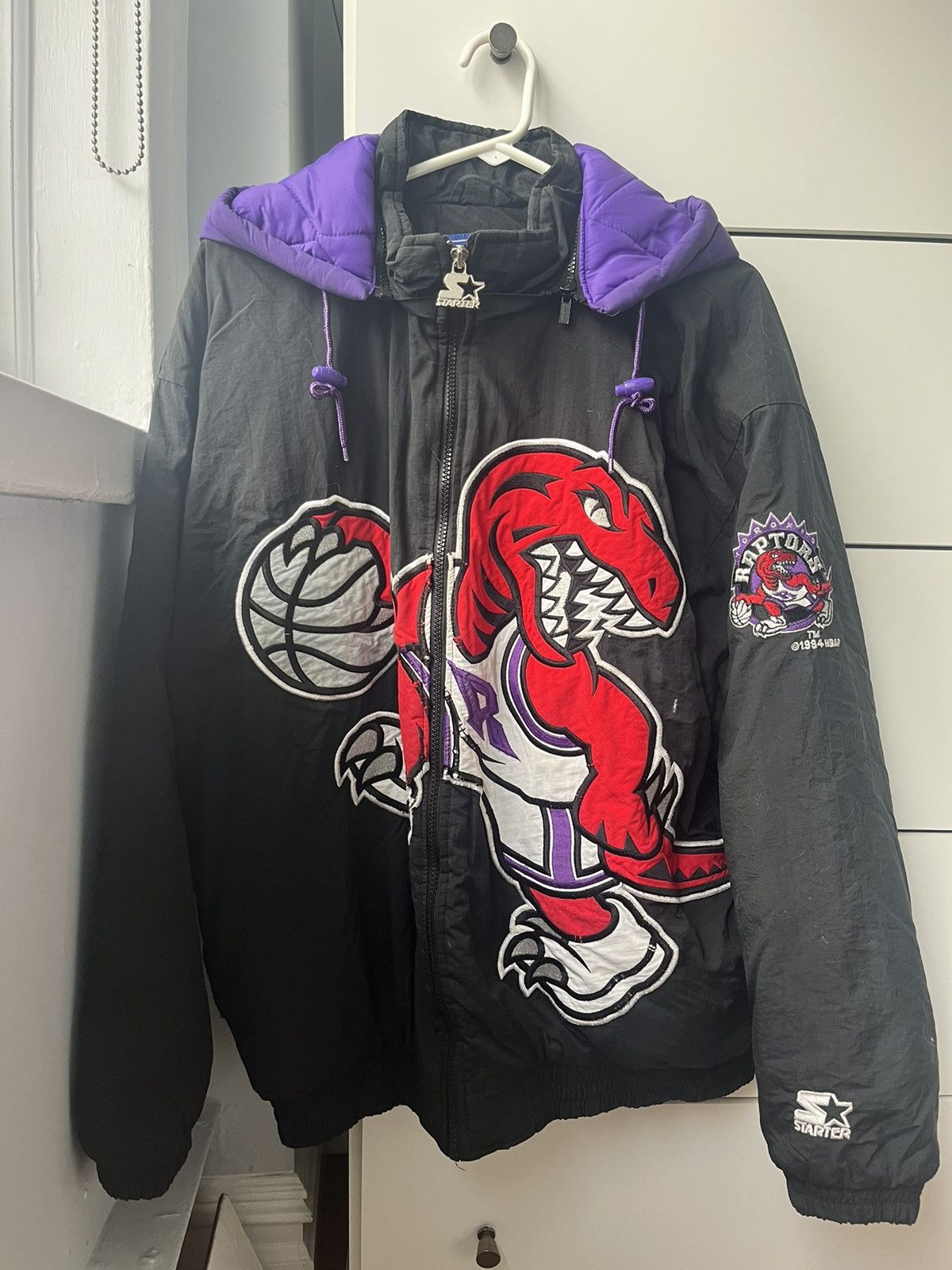 image of Toronto Raptors Starter Puffer Jacket Size L in Black, Men's