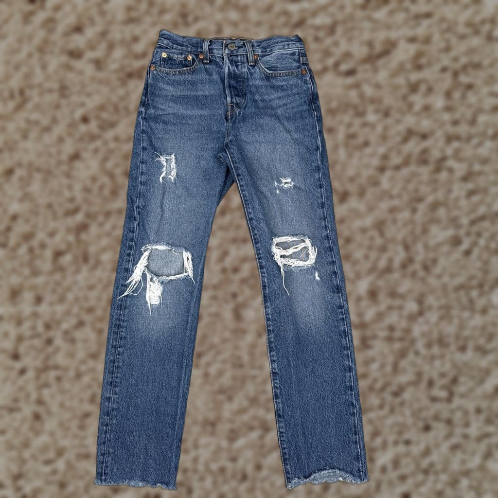 Levi's Jeans Women 24x28 Wedgie Straight High Rise Distressed Button Denim Blue 5-Pocket Regular Size 24 Womens Jeans