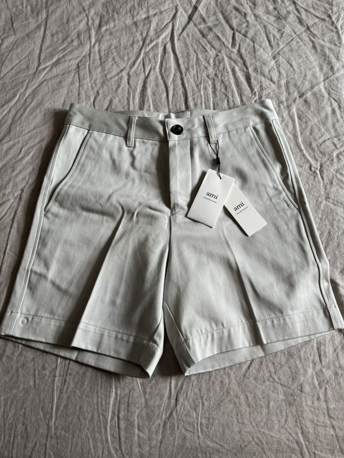 AMI BNWT $400 AMI S White Craie chino shorts classic cotton Size US 30 / EU 46 - 6 Thumbnail