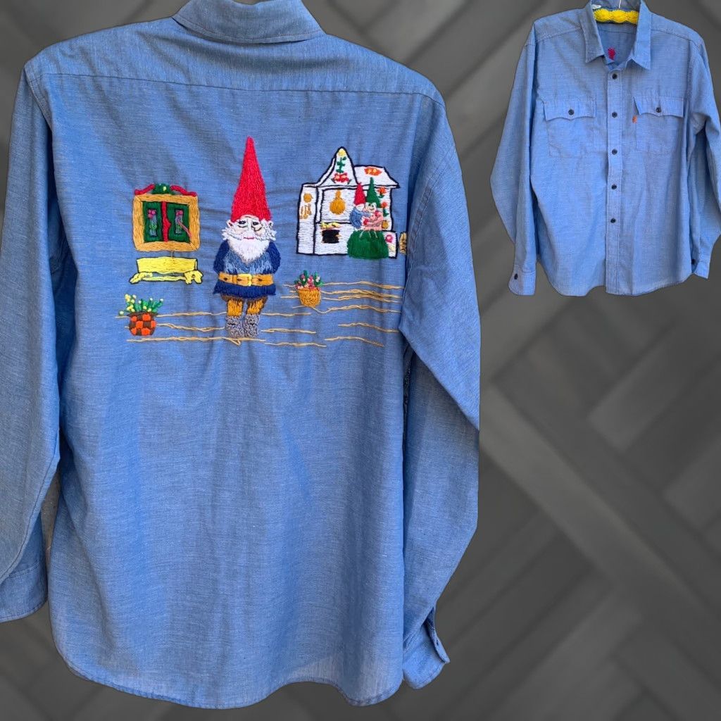 Vintage VINTAGE Levi’s Chambray Shirt Embroidered Gnome Gnomes Western Work Orange Tab L Shirt Men’s 1970s Blue PolyCotton Long Sleeve Slim Fit Casual Mens Size US L / EU 52-54 / 3 - 1 Thumbnail