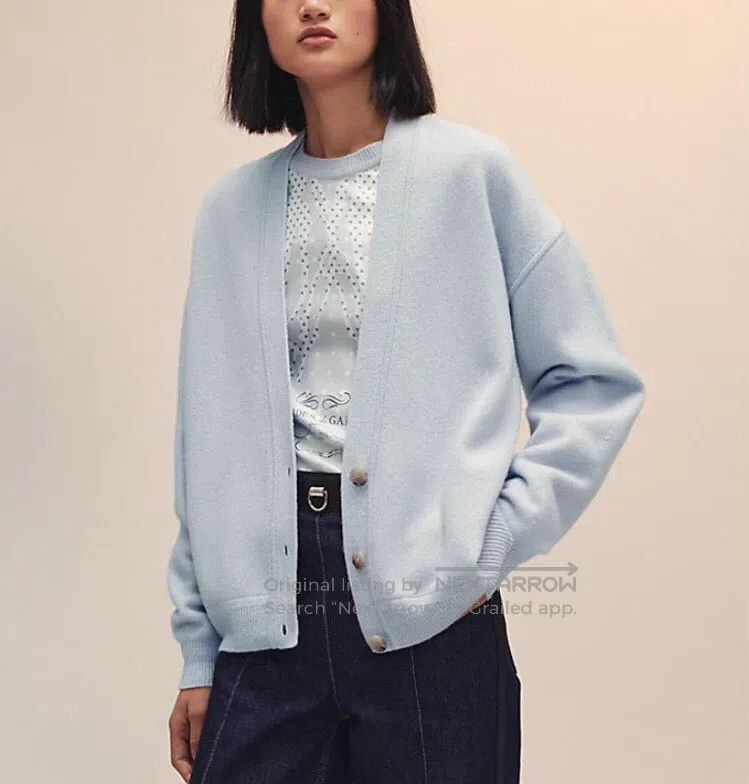 Hermes Hermes Misty Blue Silk Print and Wool V-neck Single-breast Size XXS / US 00 / IT 34 - 9 Thumbnail