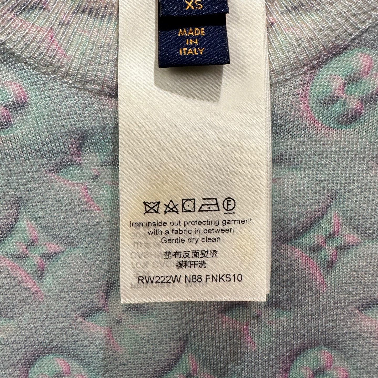 Louis Vuitton LV may735 full logo cashmere-silk short tee XS Size XS / US 0-2 / IT 36-38 - 4 Thumbnail
