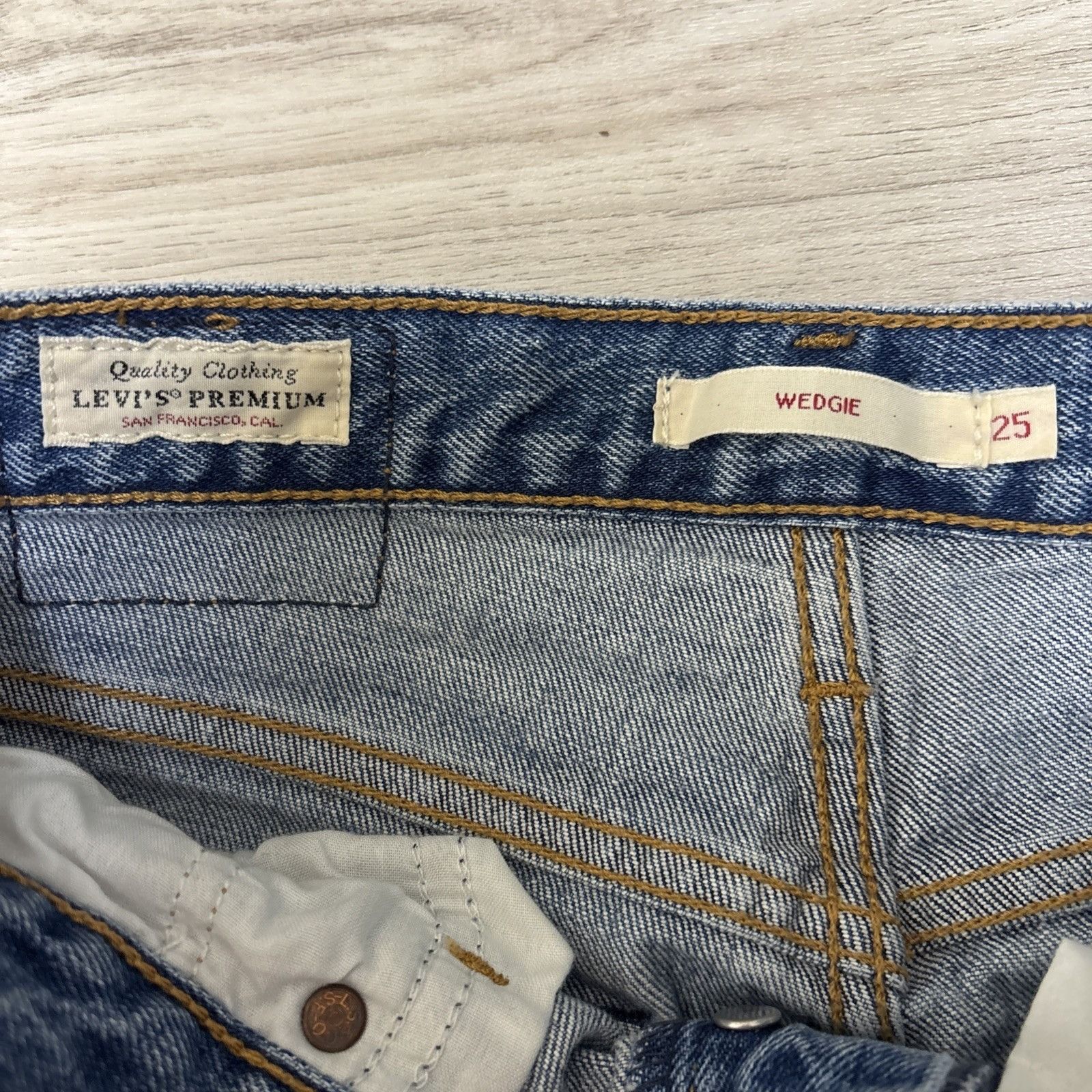 Levi's Levis Premium Wedgie Jeans Womens 25 Big E Hi Rise Tapered L Size 25" / US 0 / IT 36 - 9 Thumbnail