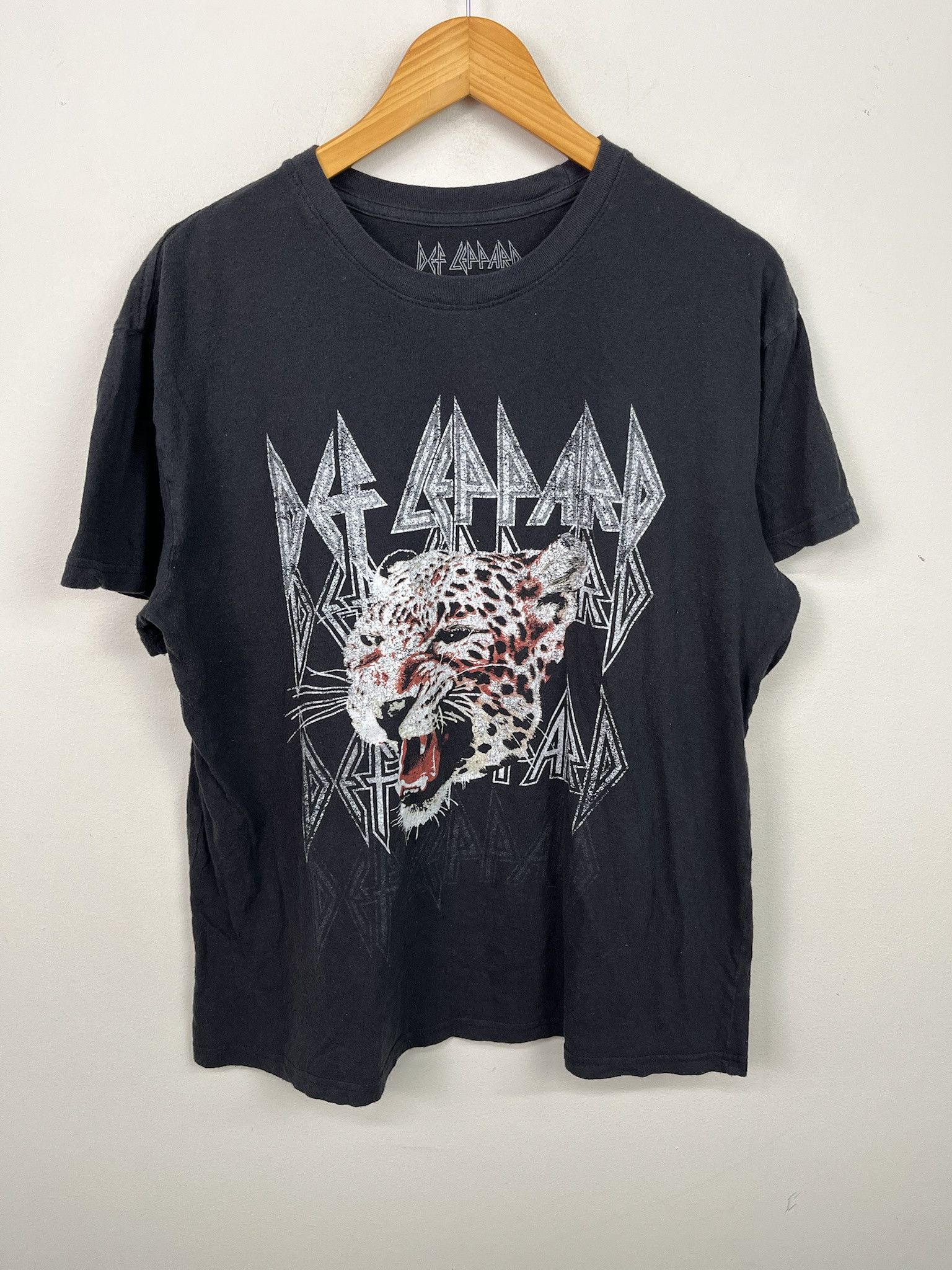 Other Vintage Def Leoppard Retro T Shirt Size XL Size US XL / EU 56 / 4 - 1 Thumbnail