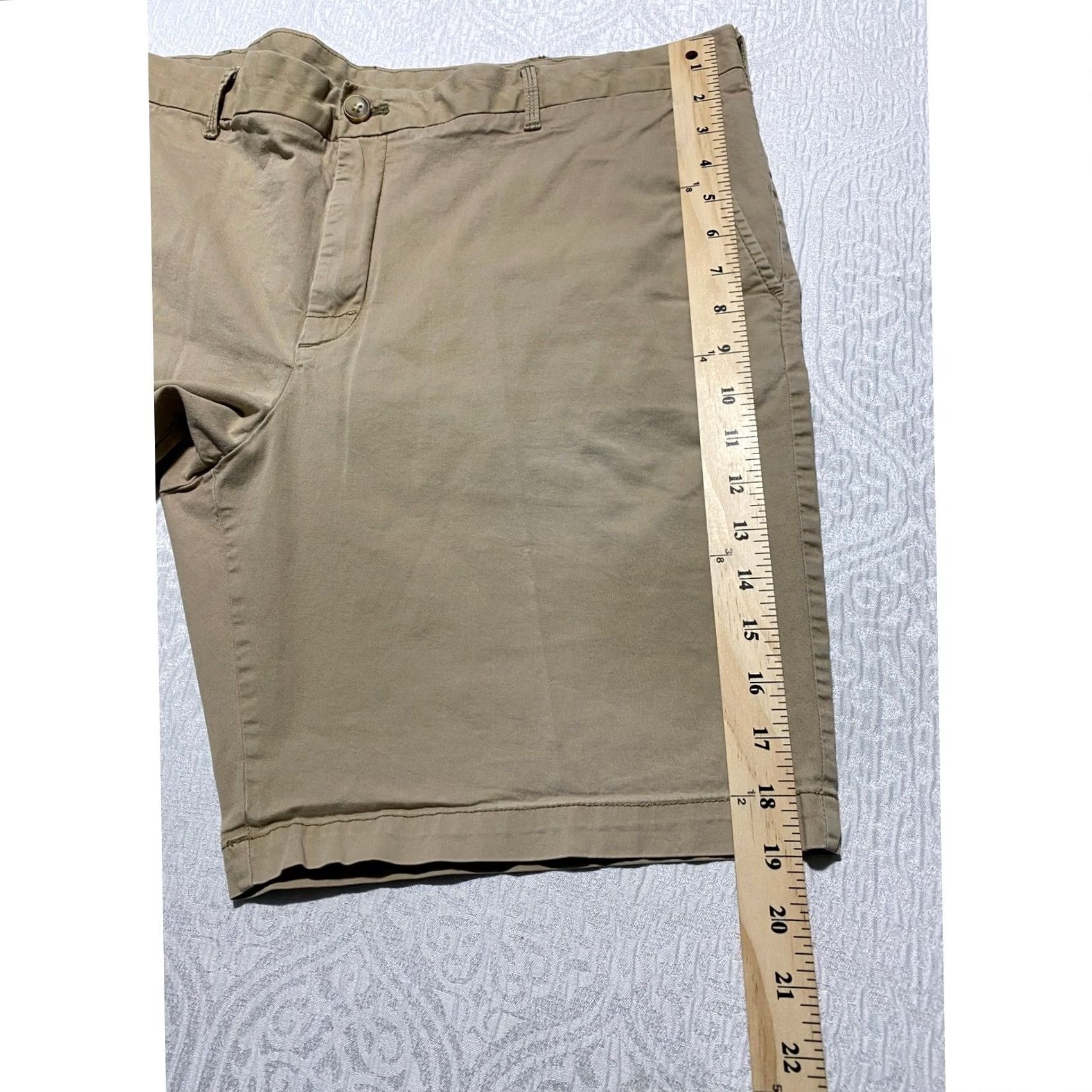 Izod IZOD Chino Shorts Regular 40 Mens Khaki Tan Stretch Cotton Breathable Zip Fly Pockets Embroidered Logo Solid Golf Casual Summer Size US 40 / EU 56 - 7 Thumbnail