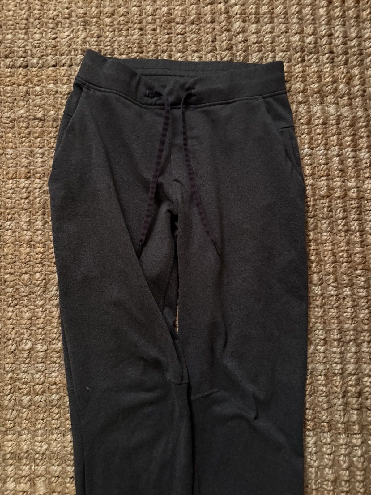 Lululemon Lululemon Charcoal Joggers Sweatpants Size (S/M) Size US 29 - 1 Thumbnail