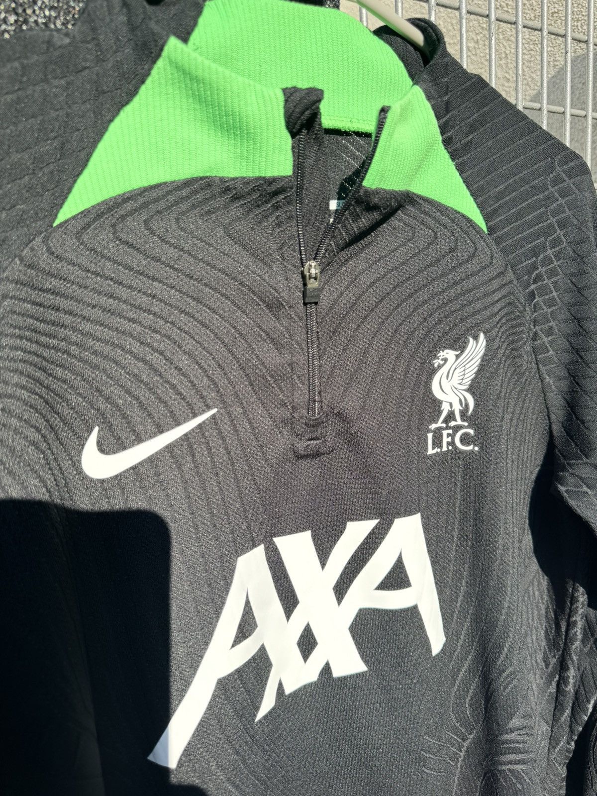 Nike Nike Liverpool Training Top Long sleeve Size US S / EU 44-46 / 1 - 2 Thumbnail