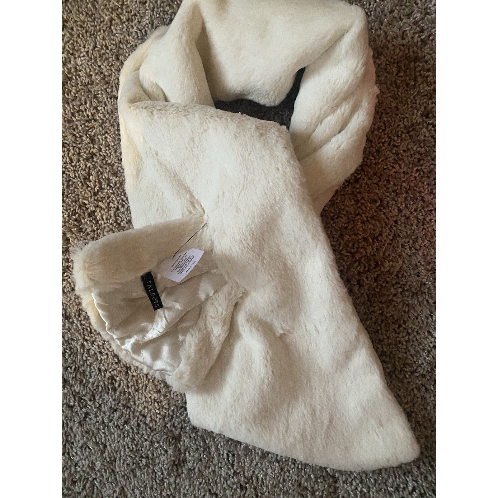 Talbots Cowl Fur Crushed Ivory Scarf from Talbots Size ONE SIZE - 5 Thumbnail