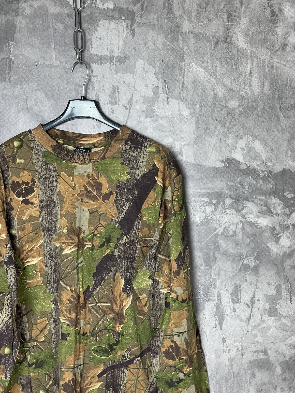 Carhartt × Realtree × Vintage Crazy Vintage Y2K Realtree Camo Long Sleeve T Shirt Carhartt Size US L / EU 52-54 / 3 - 4 Thumbnail