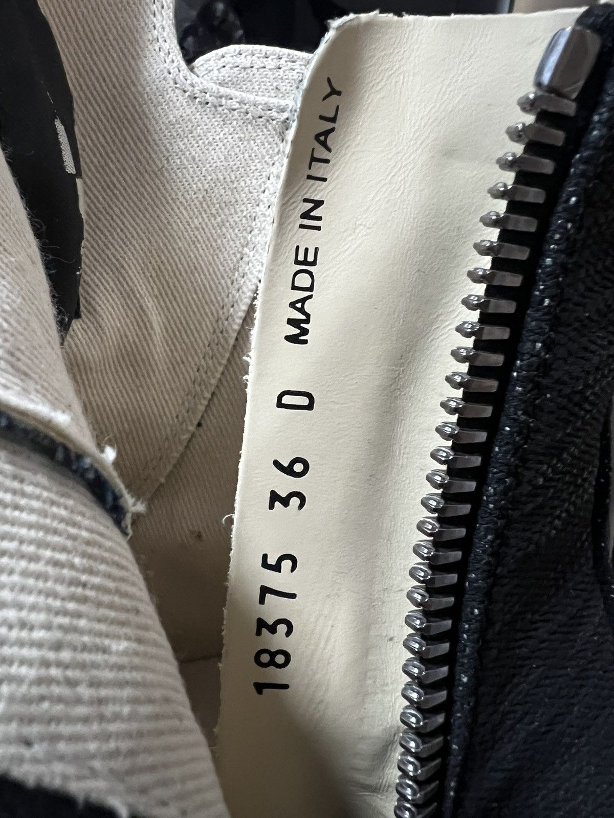 Rick Owens Drkshdw Rick owens ramones high top sneakers sz 36 Size US 6 / IT 36 - 11 Thumbnail