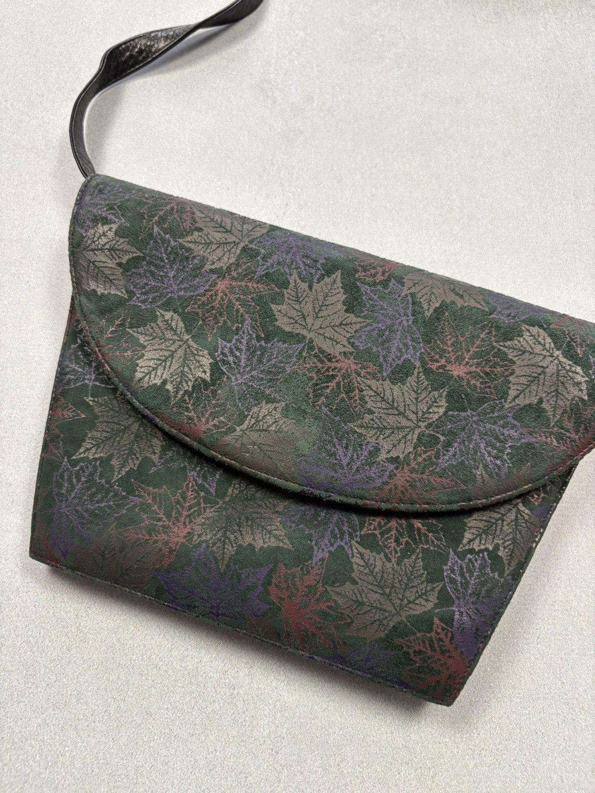 Bally Bally Vintage Floral Suede Crossbody Bag Made in Italy Size ONE SIZE - 3 Thumbnail