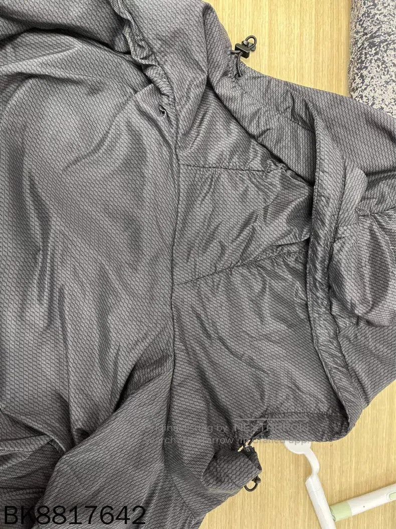 Fendi Fendi Solid Color Two-Way Wearable Jacket Size US S / EU 44-46 / 1 - 9 Thumbnail
