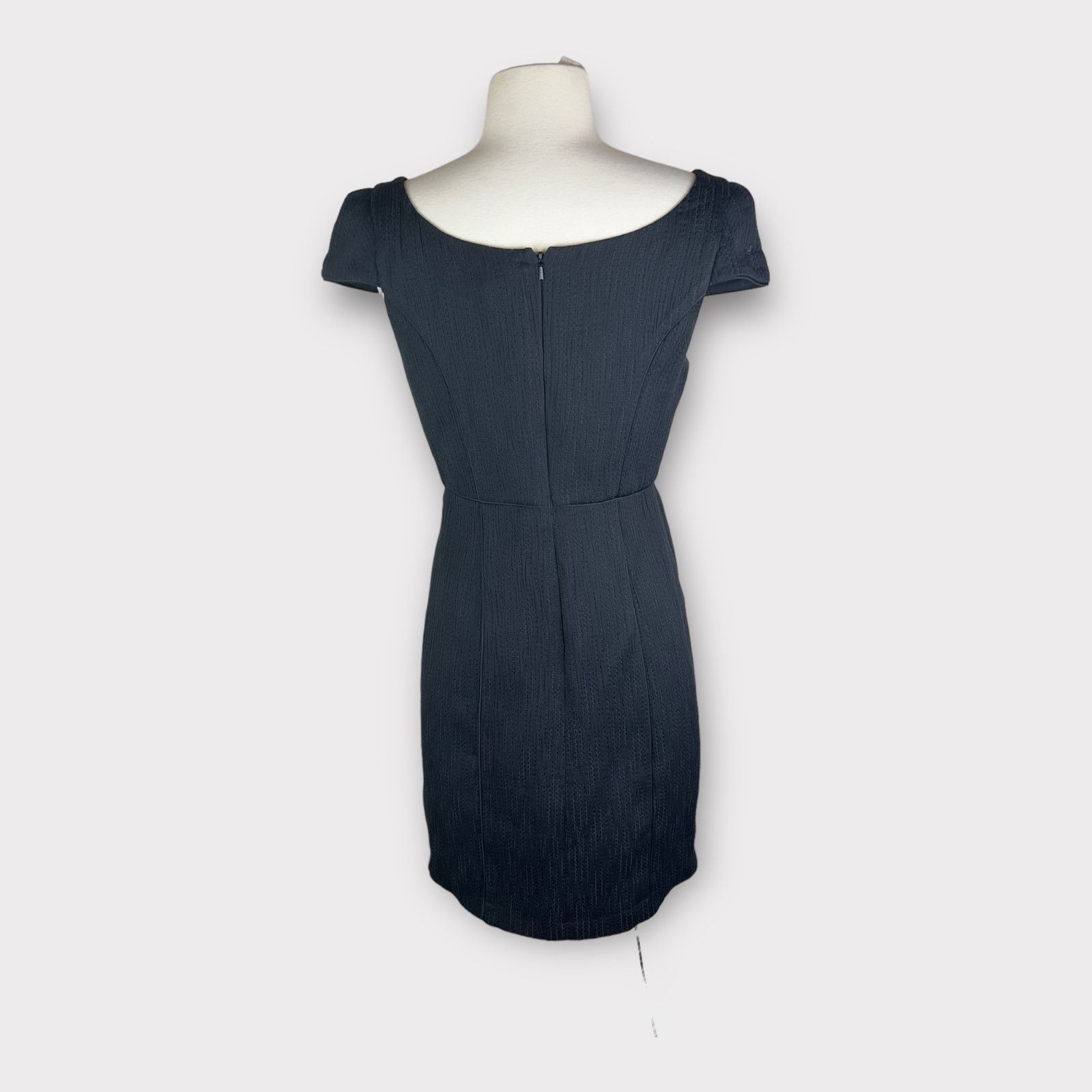 Bcbgmaxazria BCBGeneration | Cap Sleeves Classic Sheath | Size 4 Size S / US 4 / IT 40 - 3 Thumbnail