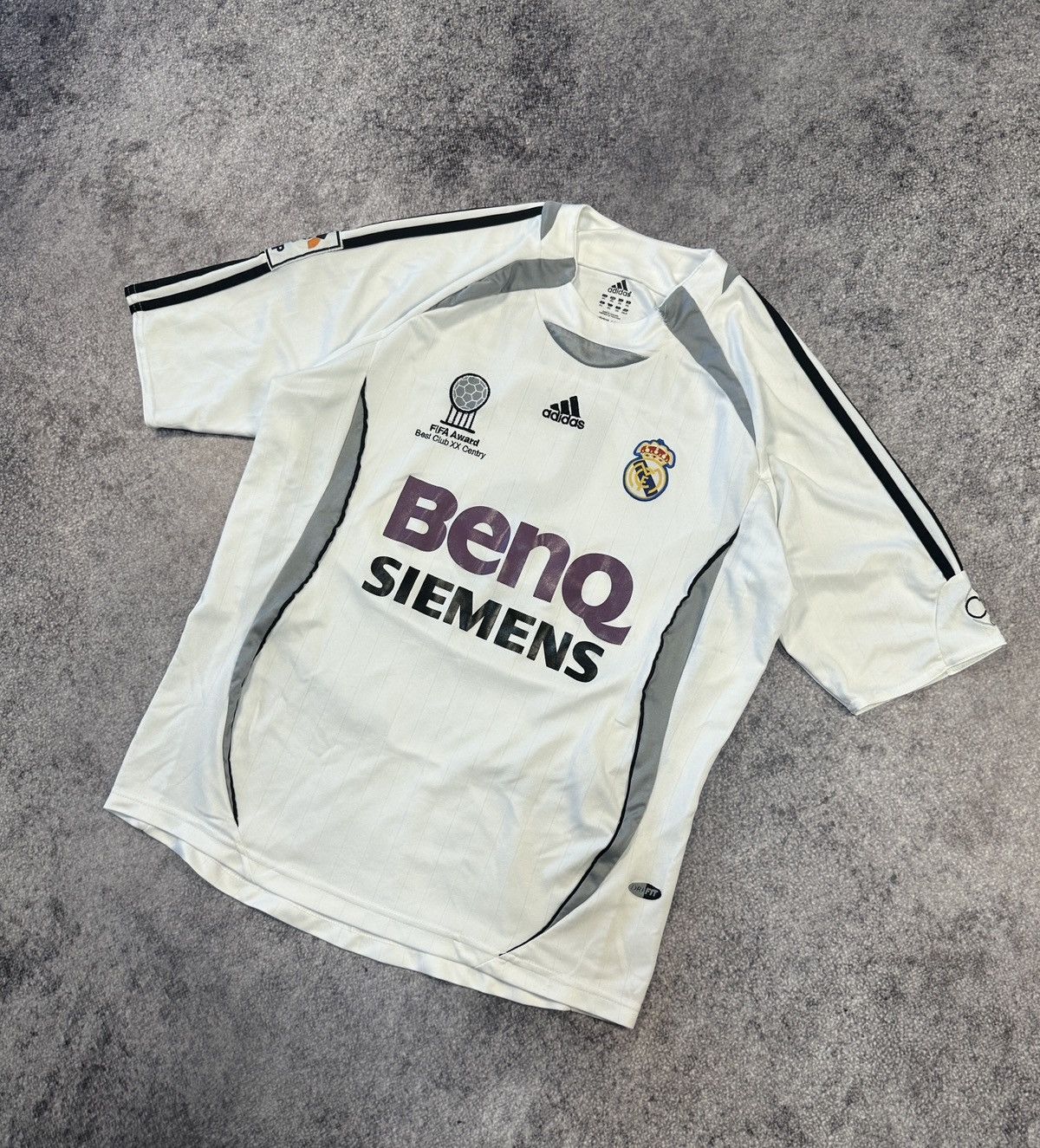 Vintage Vintage Adidas Cannavaro Real Madrid Soccer Jersey Blokecore Size US S / EU 44-46 / 1 - 1 Thumbnail