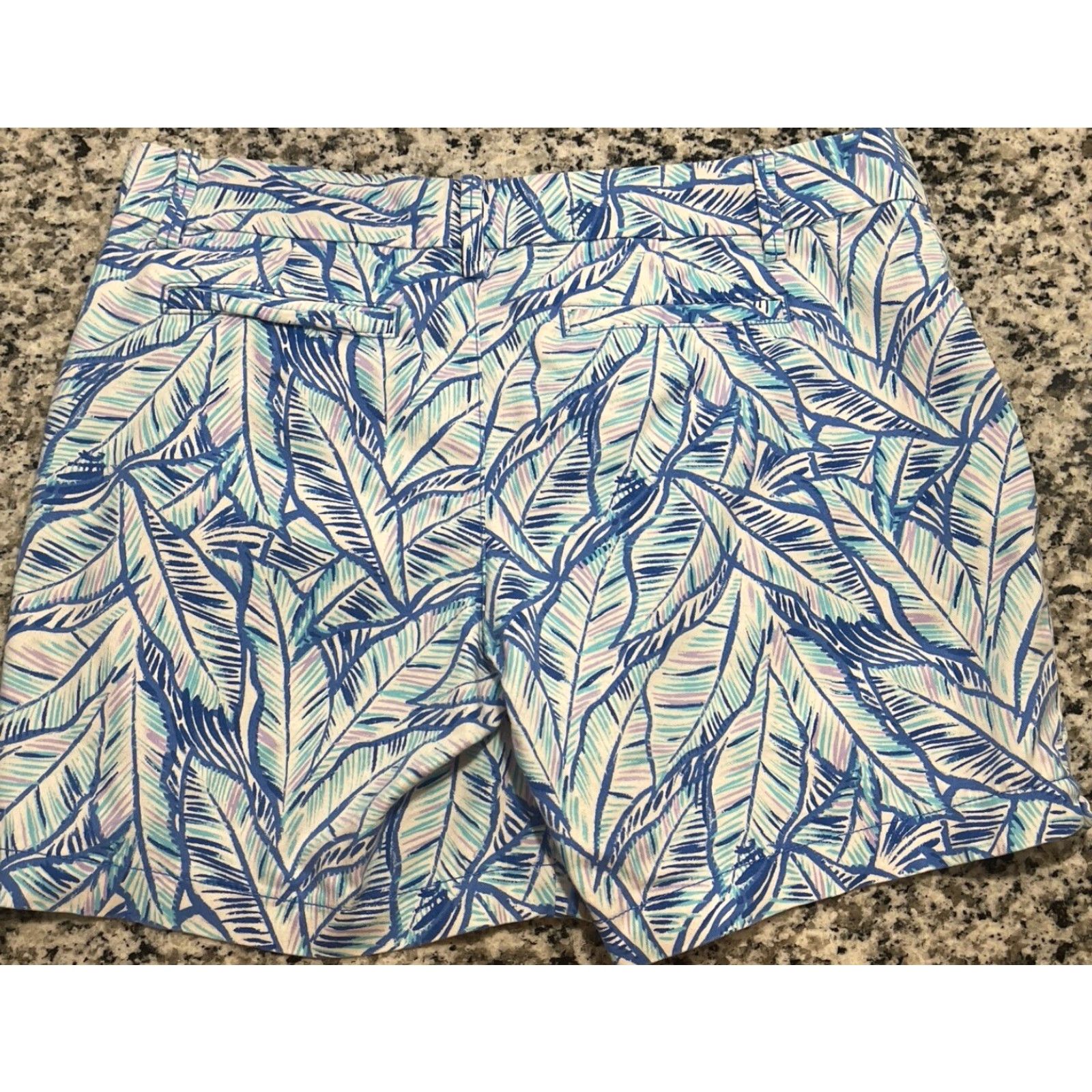 Lilly Pulitzer Lilly Pulitzer The Jayne Stretch Shorts Bennet Blue 6 Regular Inseam 6.5" Zip Button Floral Hawaiian Nautical Womens Smith? Size 28" / US 6 / IT 42 - 5 Thumbnail