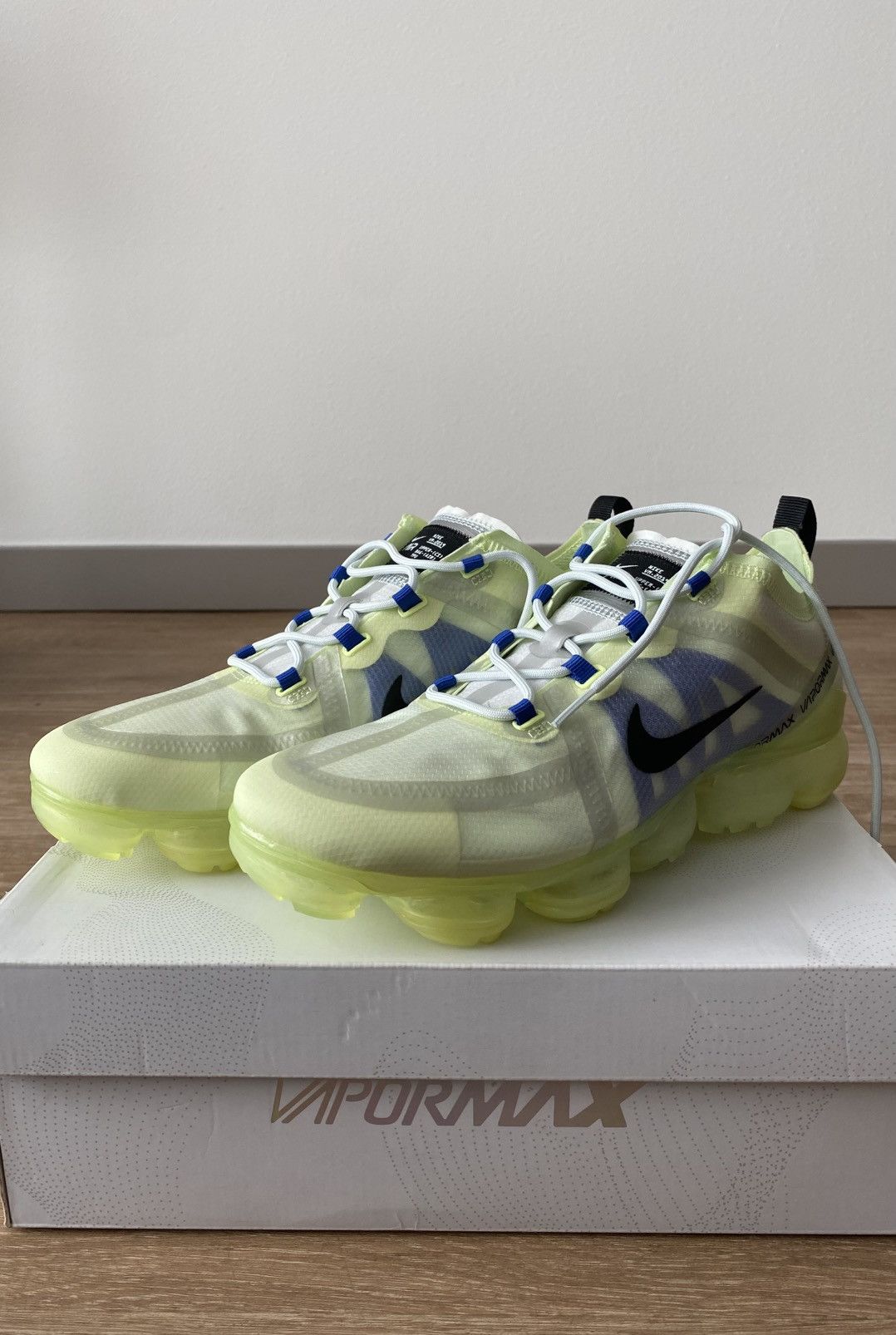 Nike Nike Air VaporMax 2019 Barely Volt Size US 10 / EU 43 - 1 Thumbnail