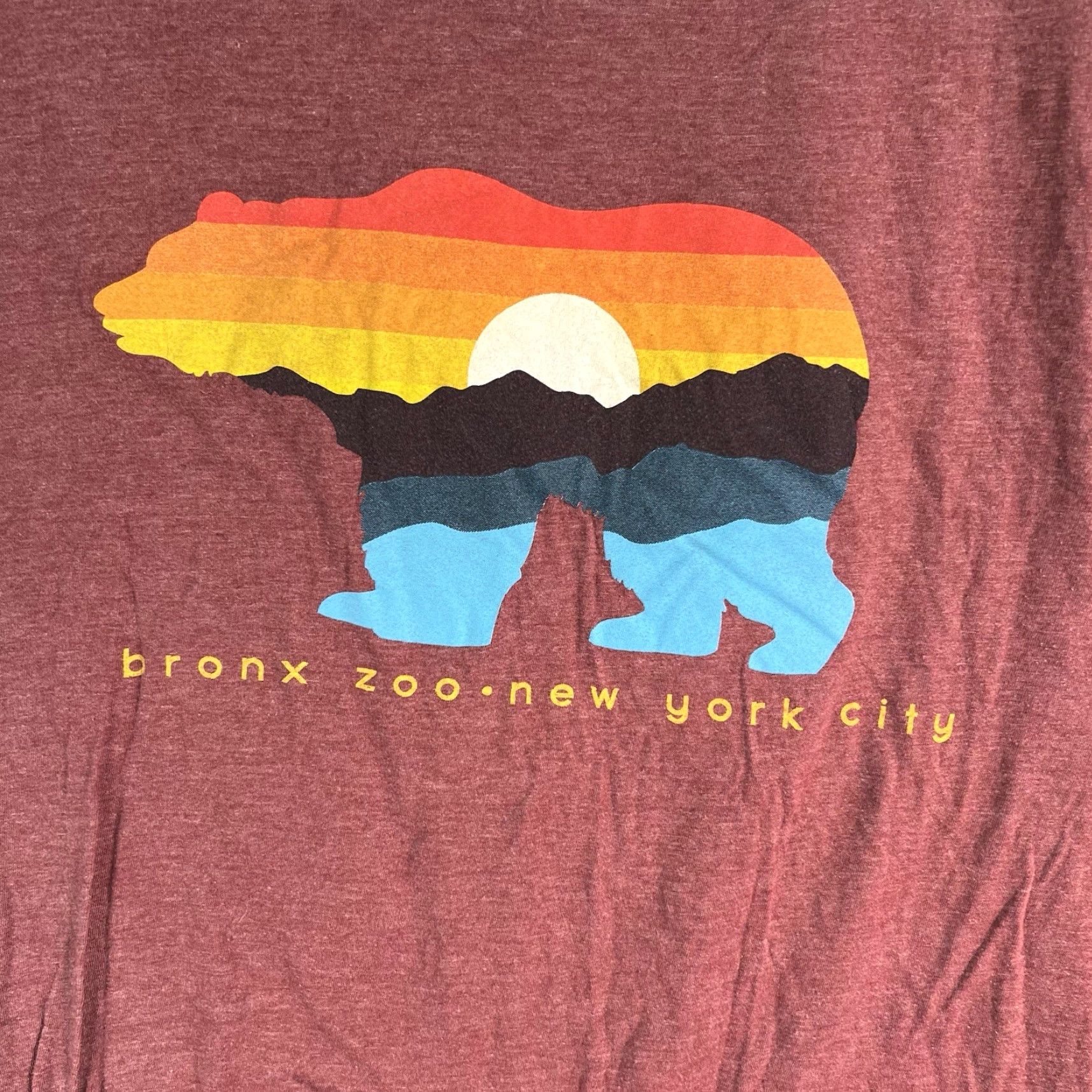 Vintage Duck Co Bronx Zoo NYC T-Shirt Adults XL Maroon Red Graphic Print Crew Neck Short Sleeve Logo Bear City Zoo Mens 2000s Vintage: No Gift? Size US XL / EU 56 / 4 - 2 Thumbnail