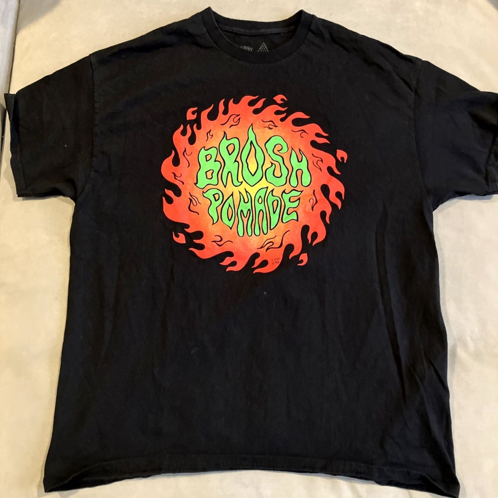 Vintage VINTAGE BROSH POMADE T-Shirt Love Ear Fire Graphic USA XL Black Mens Short Sleeve Clothing Shirt Size US XL / EU 56 / 4 - 2 Thumbnail