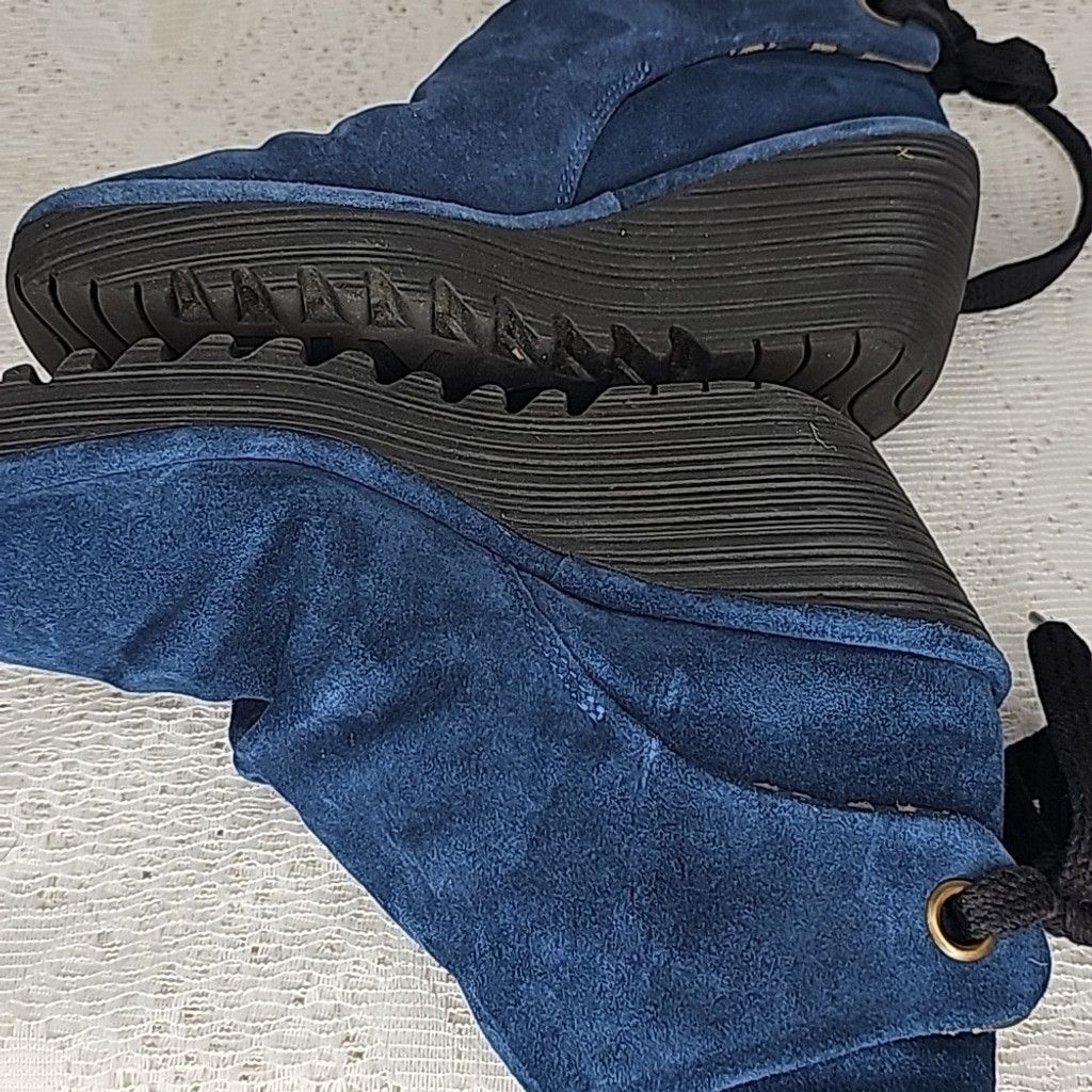 Fly London RARE Fly London Yebi blue suede ruched wedge ankle boots 6 Size US 6 / IT 36 - 7 Thumbnail