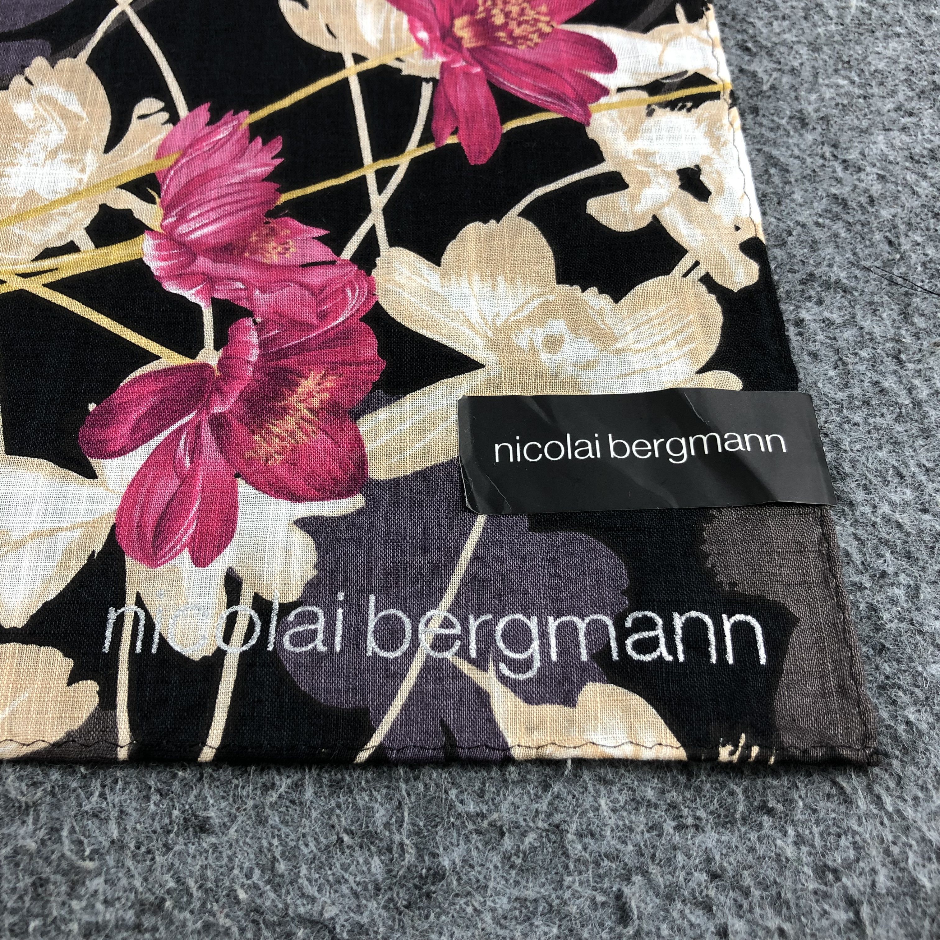 Vintage Nicolai Bergmann Handkerchief Neckerchief Bandana H1336 Size ONE SIZE - 3 Thumbnail