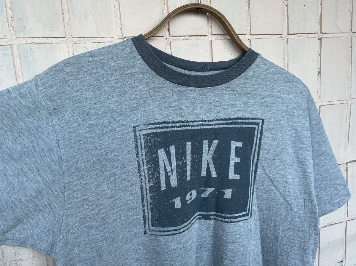 Nike Vintage Nike T Shirt Big Logo Swoosh Y2K Size US M / EU 48-50 / 2 - 4 Thumbnail