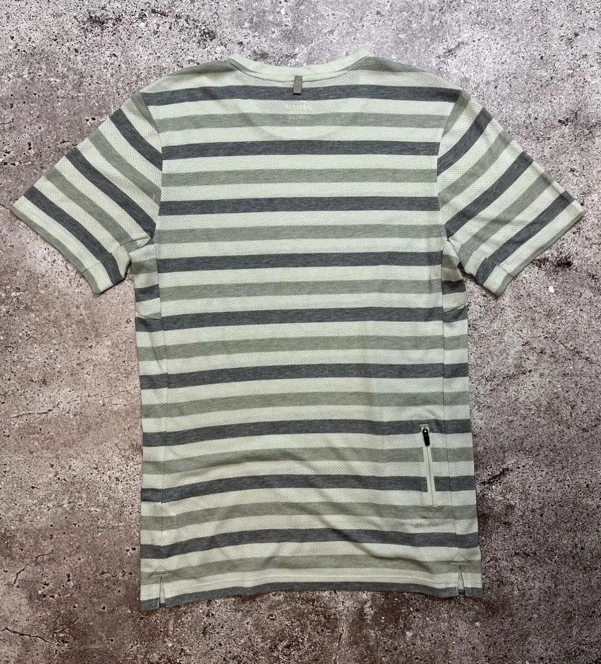 Nike Nike Dri-FIT Striped Performance T-Shirt Size S Size US S / EU 44-46 / 1 - 2 Thumbnail