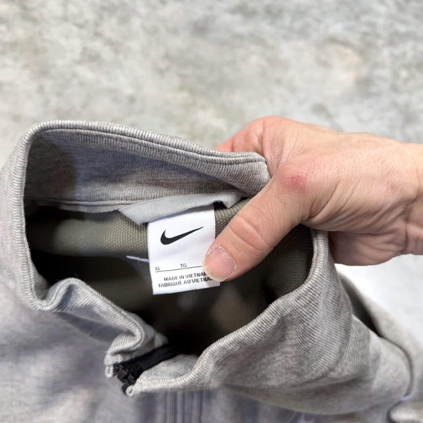 Nike Nike Sweatshirt Mens XL Gray 1/4 Zip Mock Neck Pullover Knit Logo Athletic Top Size US XL / EU 56 / 4 - 5 Thumbnail