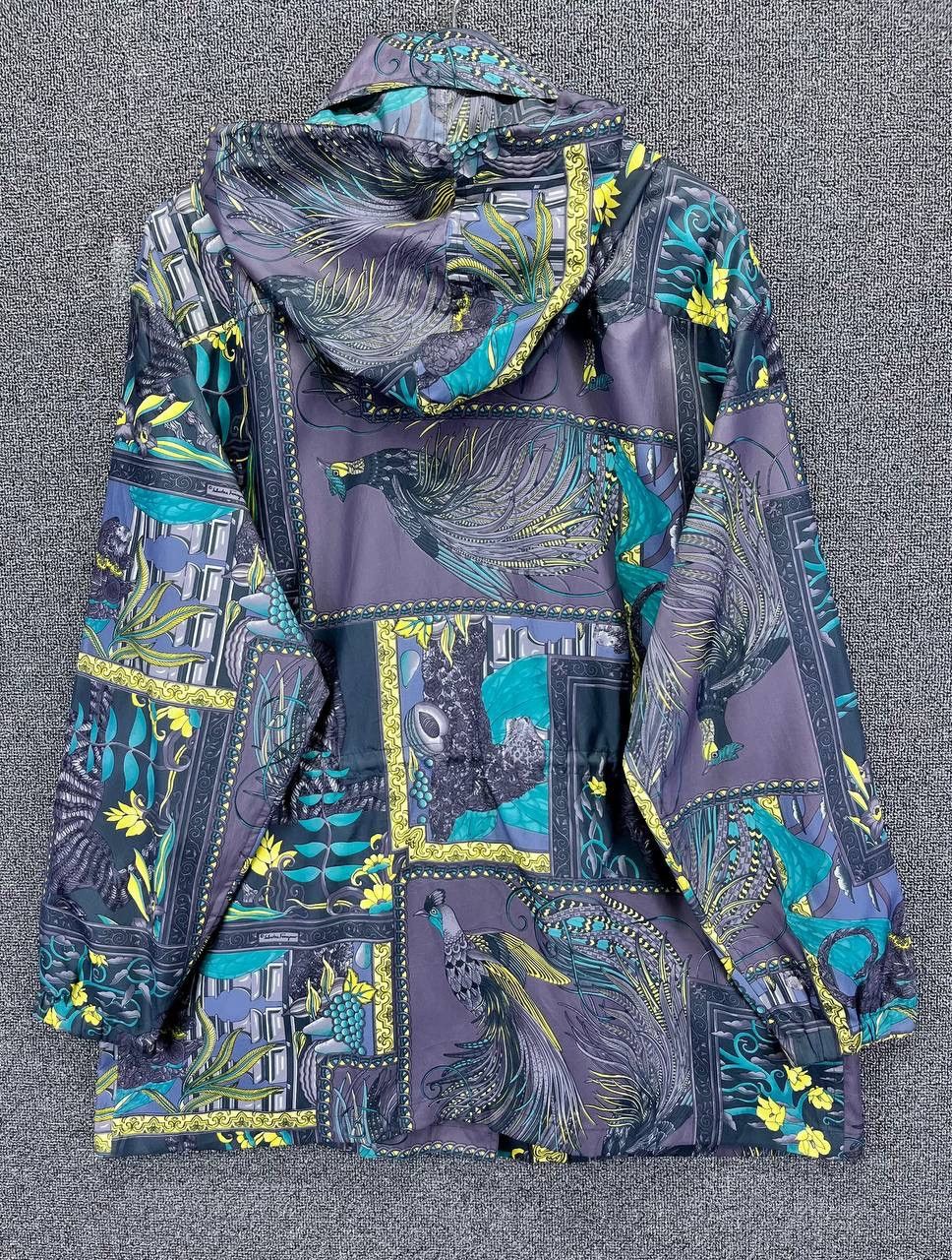 Salvatore Ferragamo × Vintage Vintage Salvatore Ferragamo Luxury Design Light Jacket Size US M / EU 48-50 / 2 - 9 Thumbnail