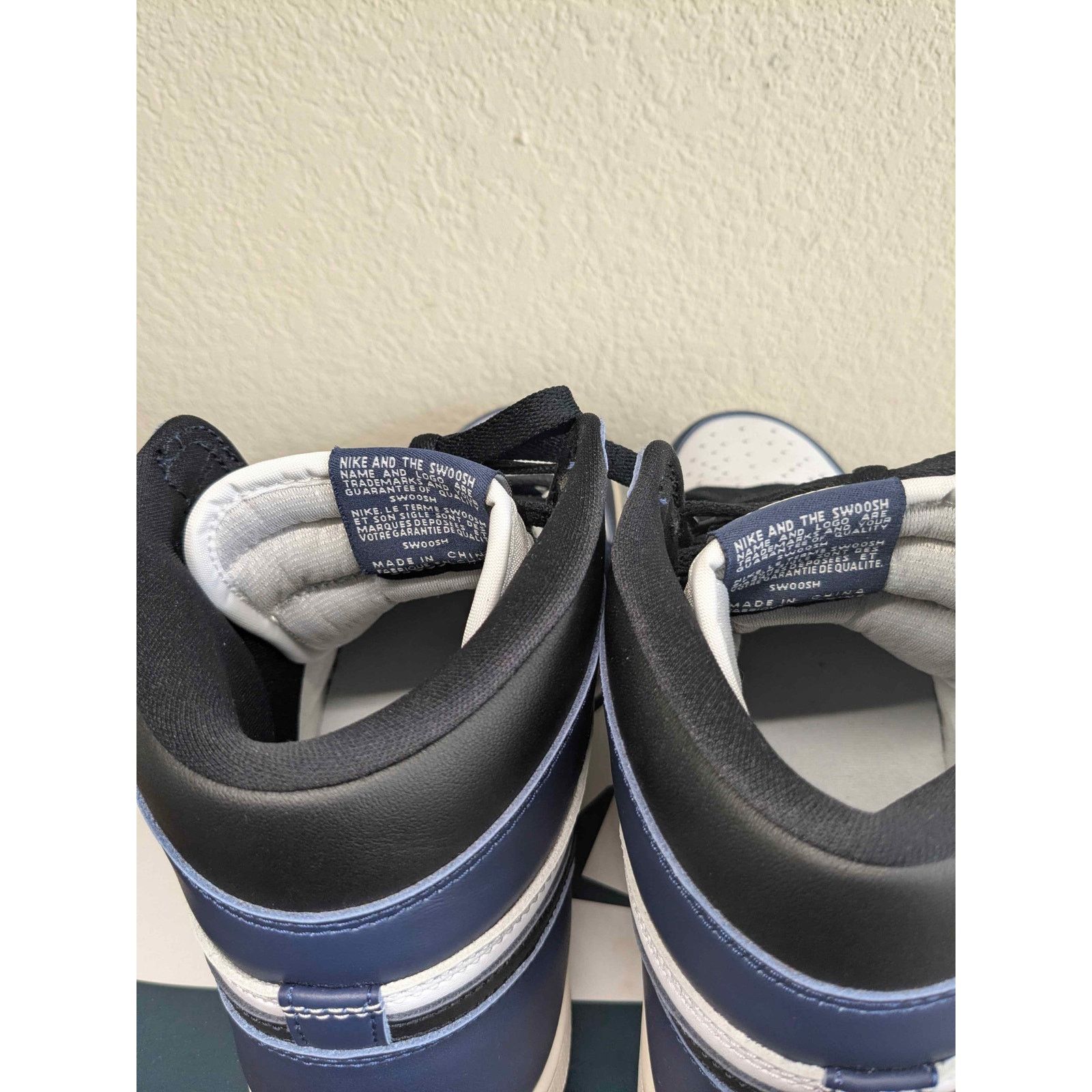Jordan Brand Air Jordan 1 Retro High OG "Midnight Navy" Size 10.5 Size US 10.5 / EU 43-44 - 3 Thumbnail