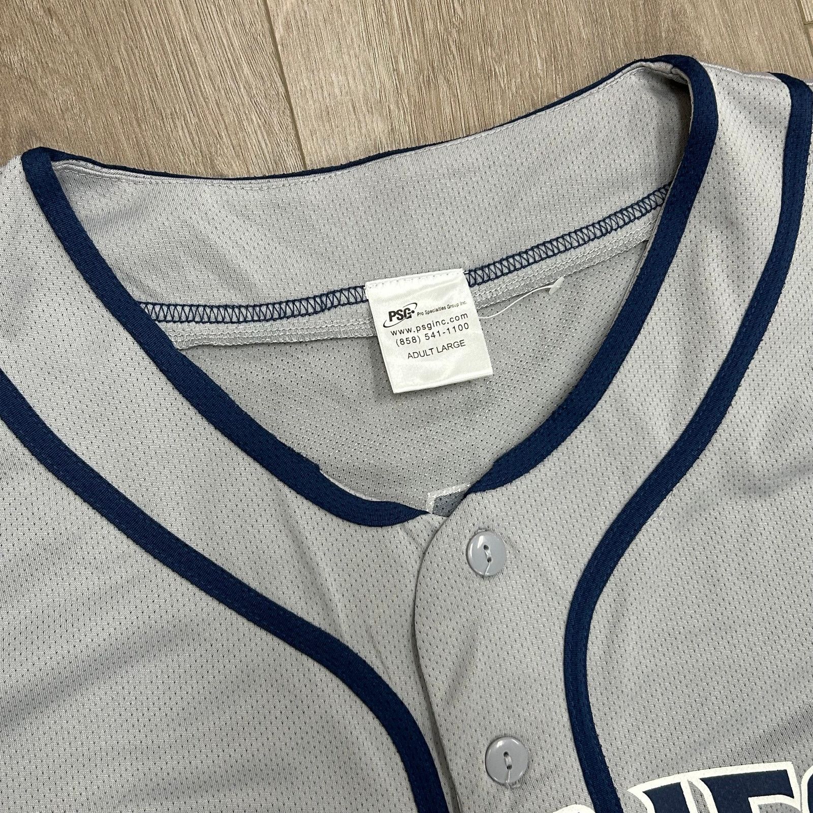 MLB San Diego Padres Alonso 23 Jersey Size Large L B9 Size US L / EU 52-54 / 3 - 3 Thumbnail