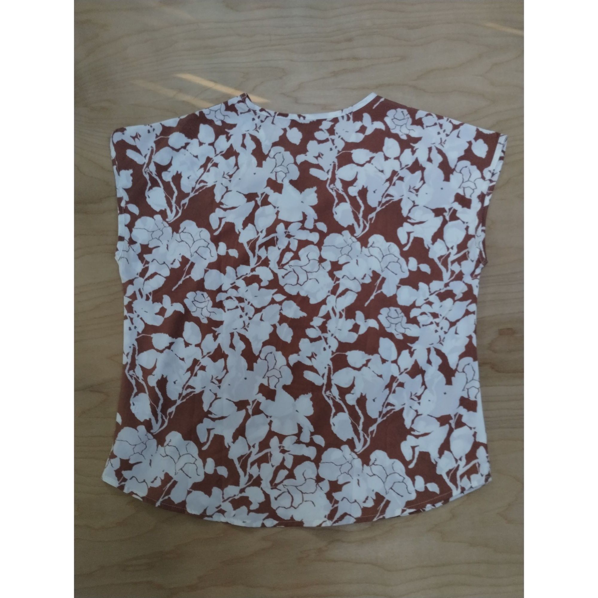 Other Brown White Floral Print V-Neck Blouse Size M Sleeveless Top Size M / US 6-8 / IT 42-44 - 5 Thumbnail