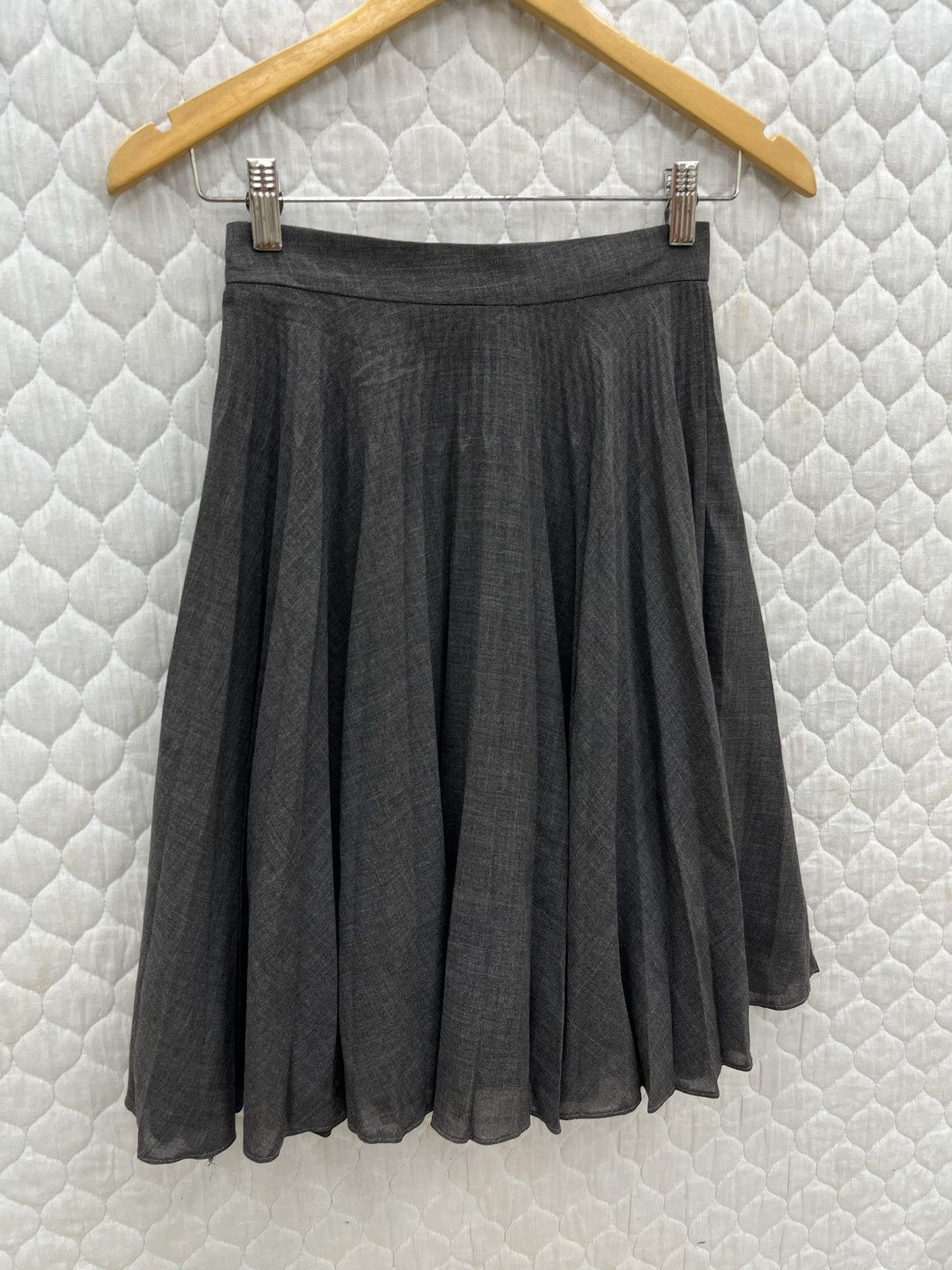 Gucci 🔥🔥🔥STEALS GUCCI PLEATED SKIRTS Size 25" / US 0 / IT 36 - 5 Thumbnail