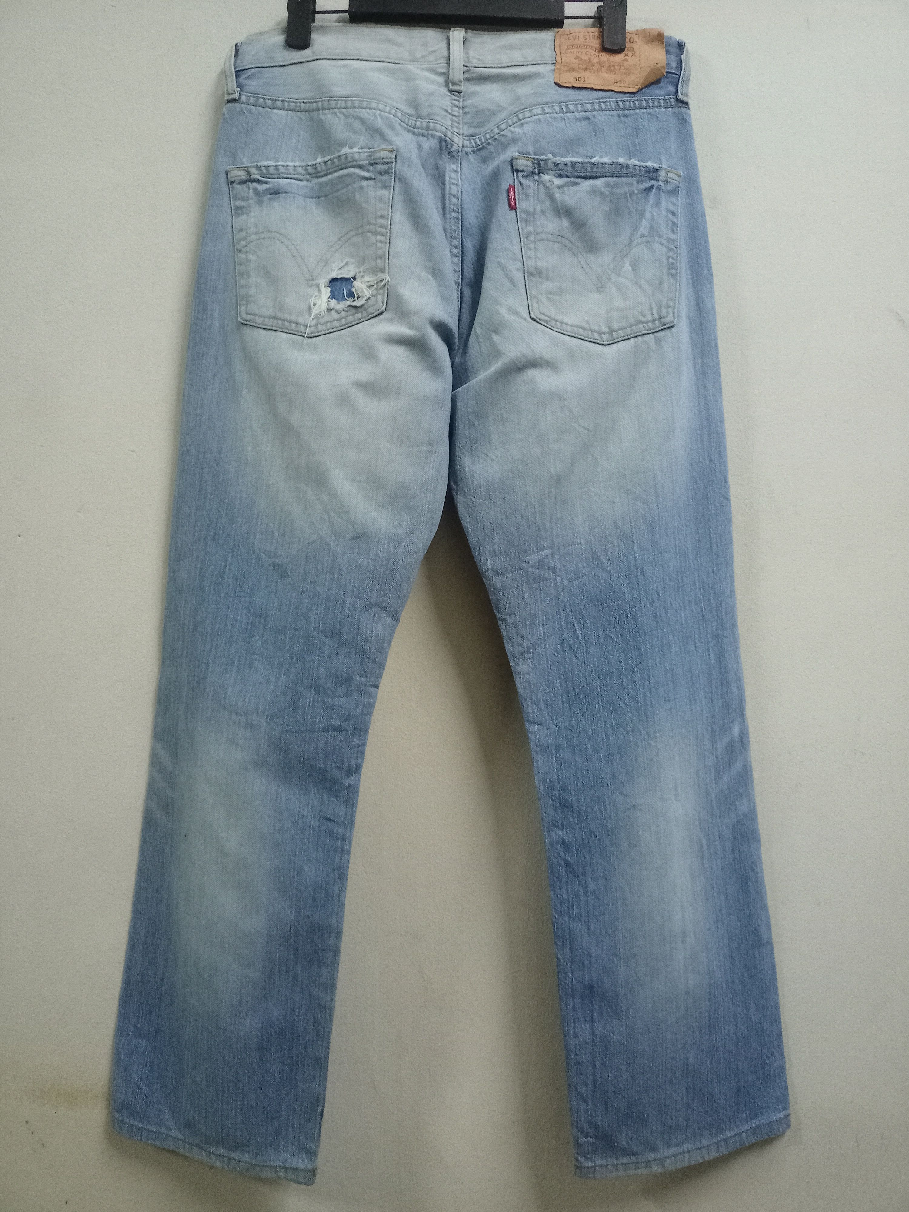 Levi's × Levi's Vintage Clothing Vintage 90s Levis 501 Blue Wash Baggy Style Distressed Jeans Size US 32 / EU 48 - 4 Thumbnail