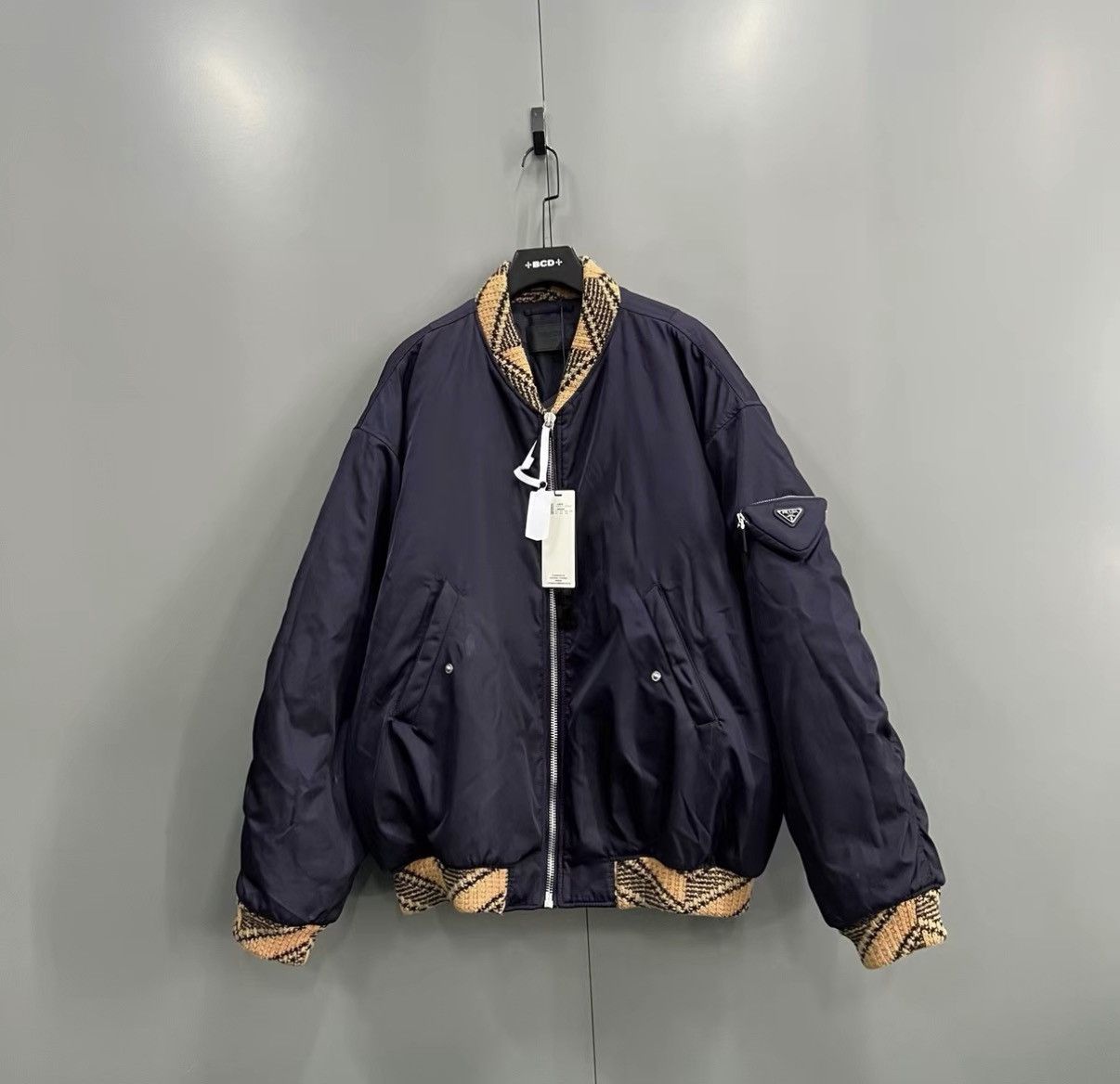 Prada Prada Color-block Logo Emblem Jacket J41 Size US L / EU 52-54 / 3 - 1 Thumbnail