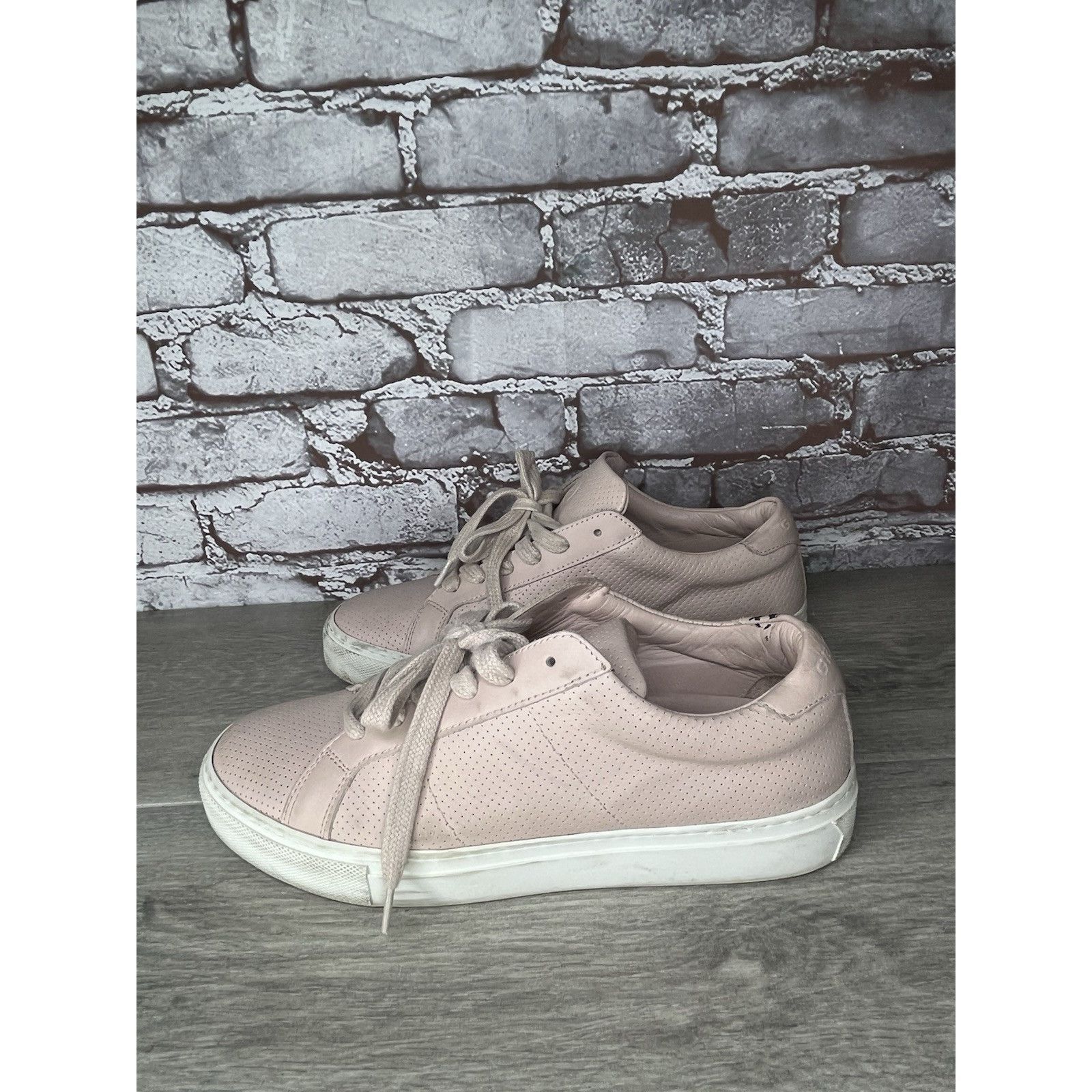 GREATS The Royale Pink Perforated Leather Sneakers Shoes Wom