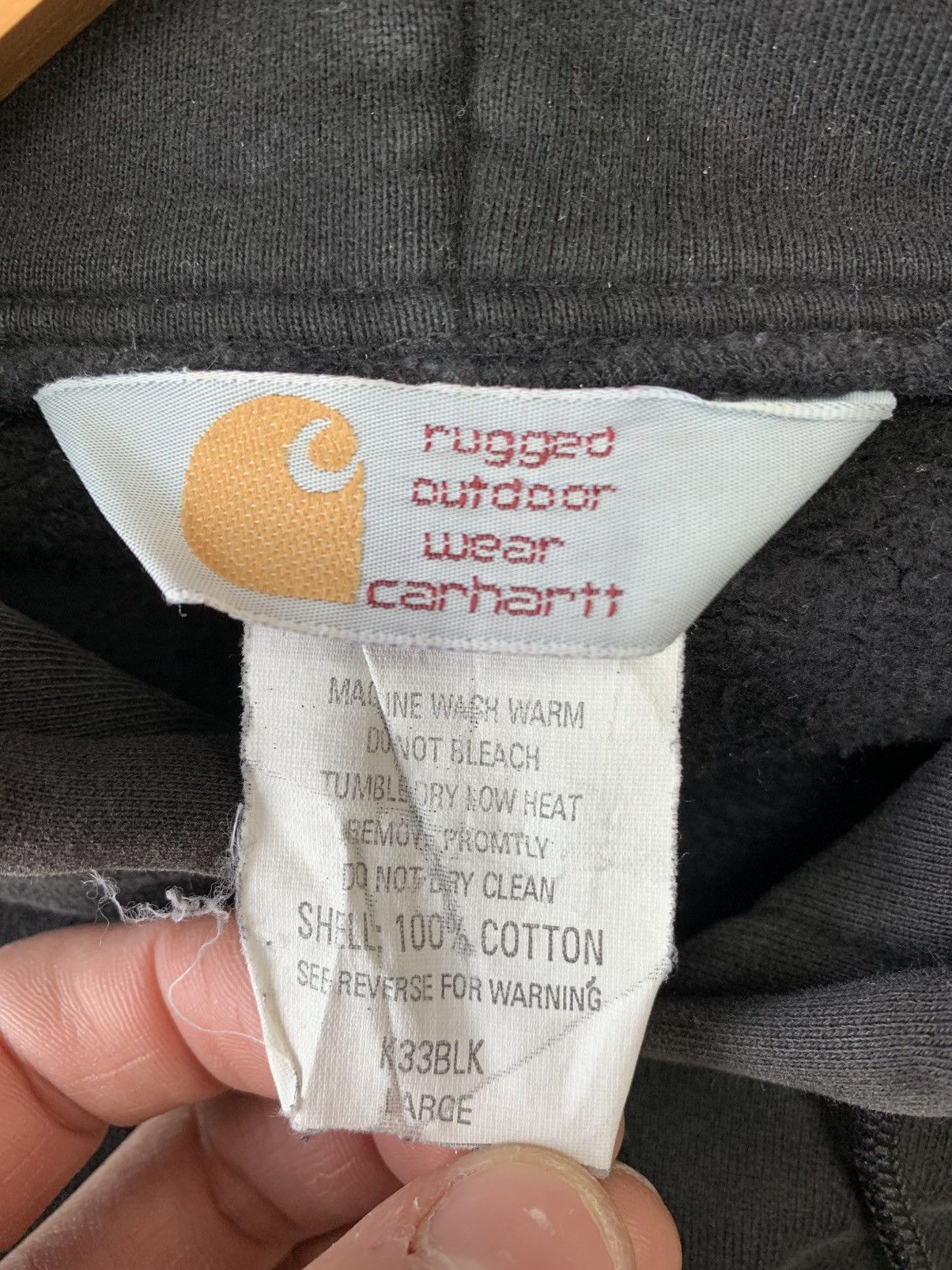 Carhartt Vintage 90s Carhartt Star Tag Black Hoodie Faded Men’s Size US L / EU 52-54 / 3 - 2 Thumbnail