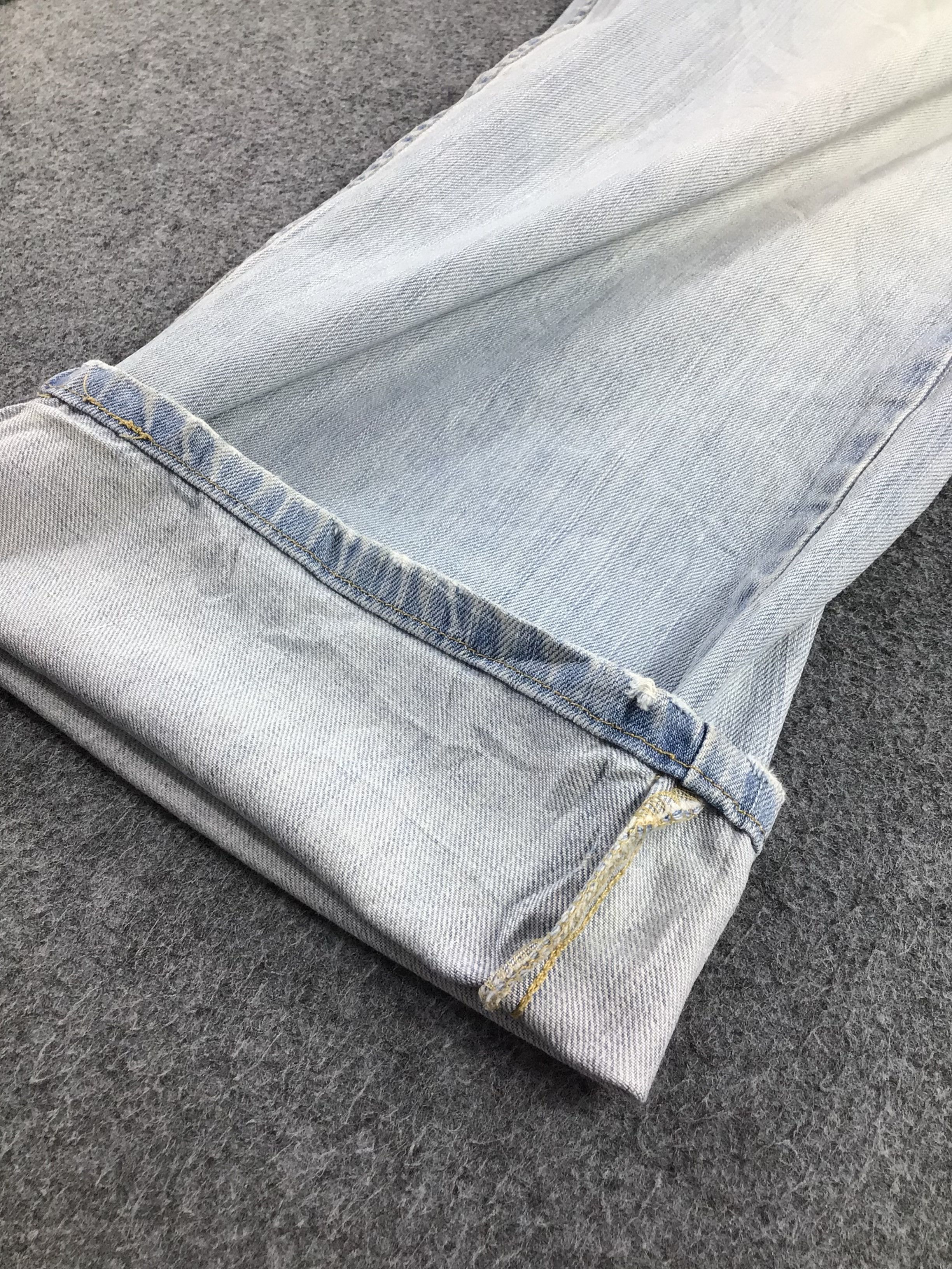 Levi's Vintage Levi's 569 Jeans Light Wash Straight Denim KJ233 Size US 37 - 7 Thumbnail